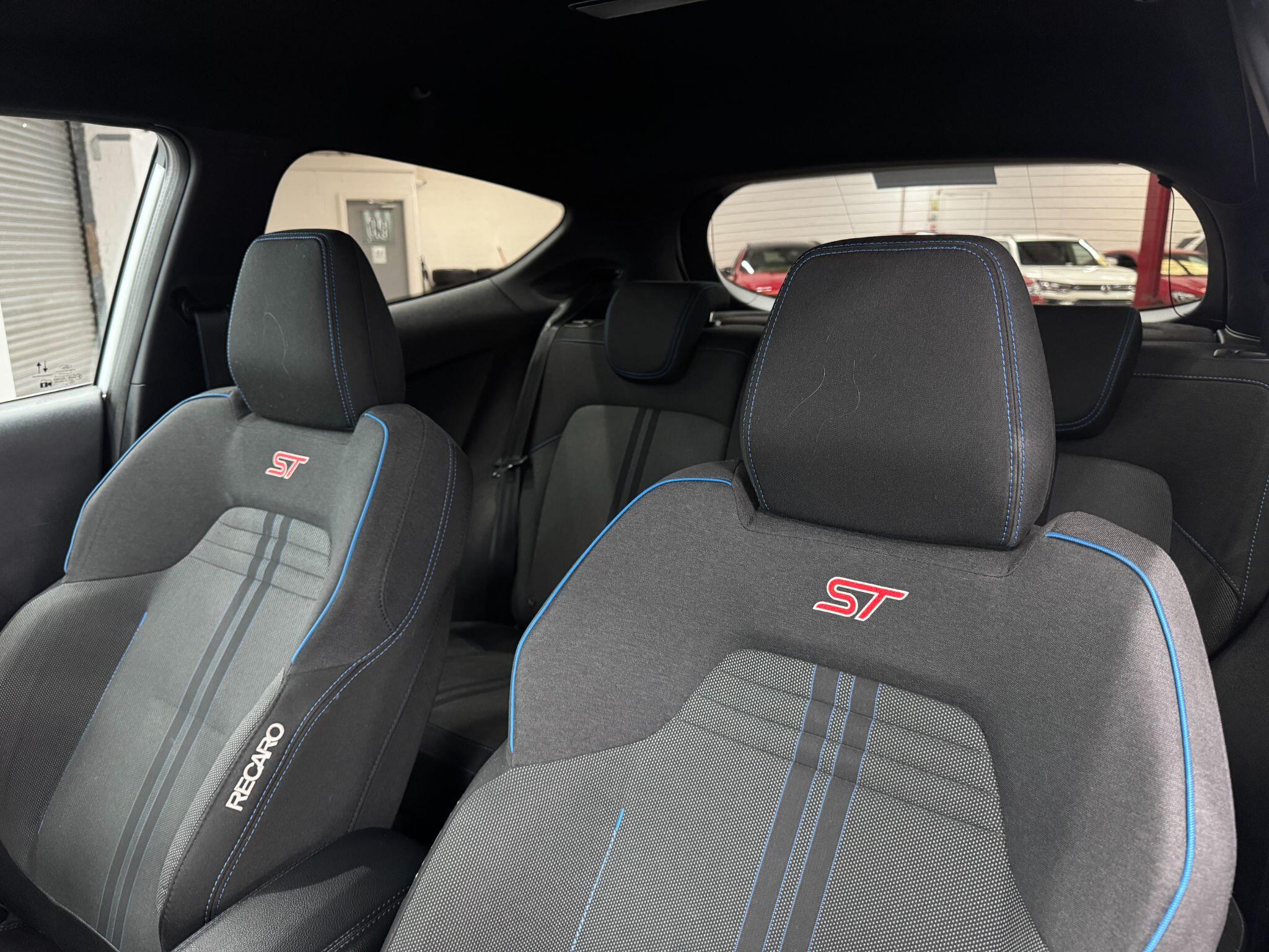 Ford Fiesta view 52