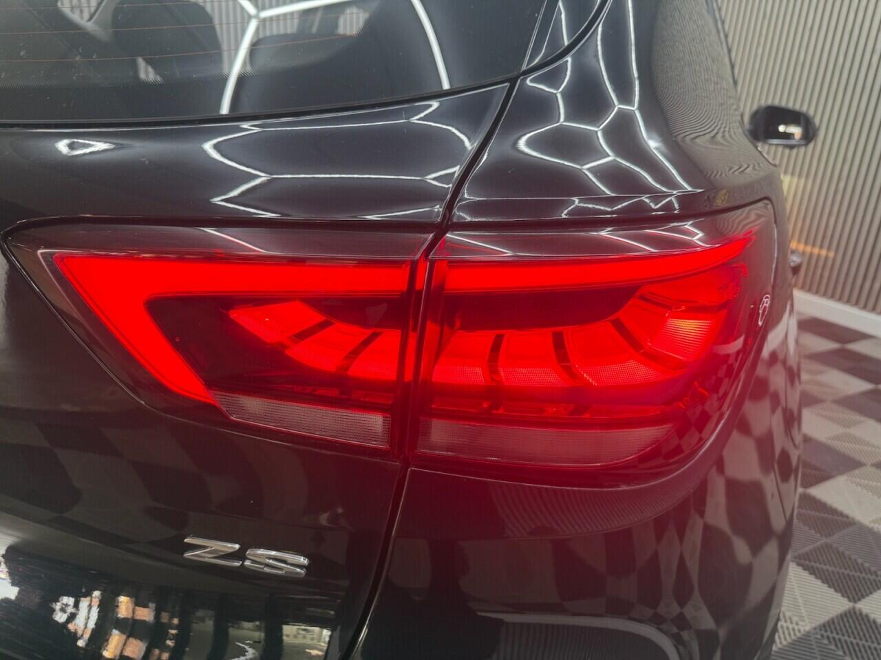 MG ZS view 33