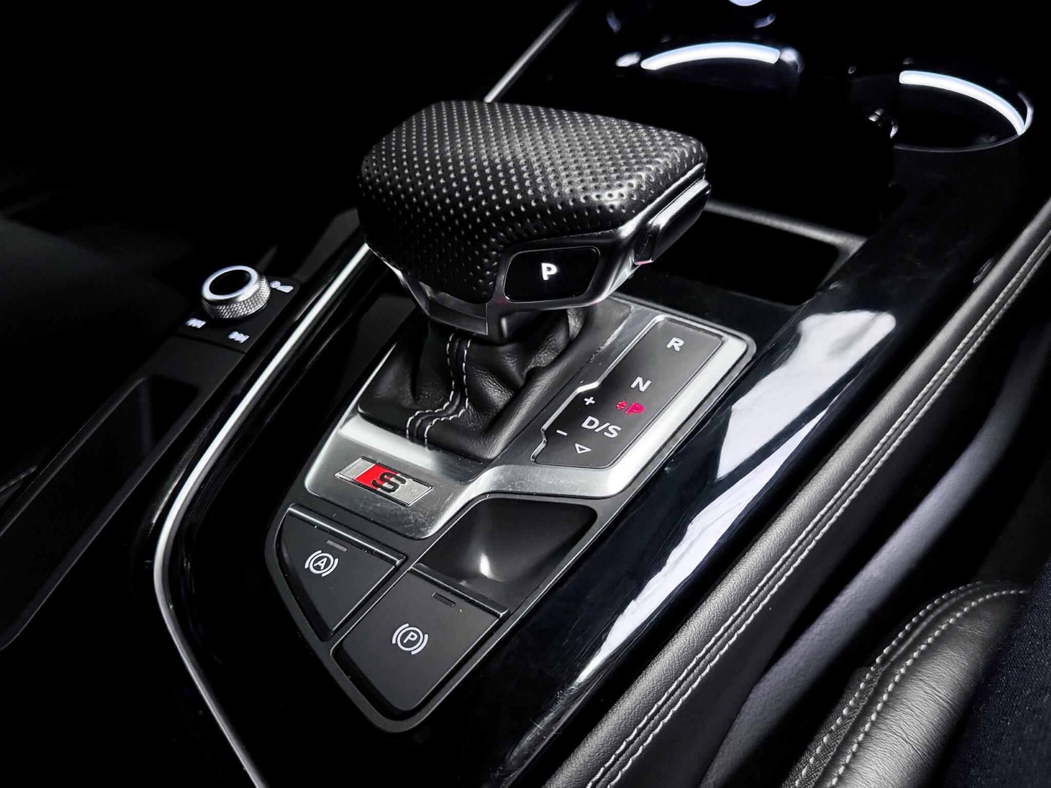 Audi S4 view 31