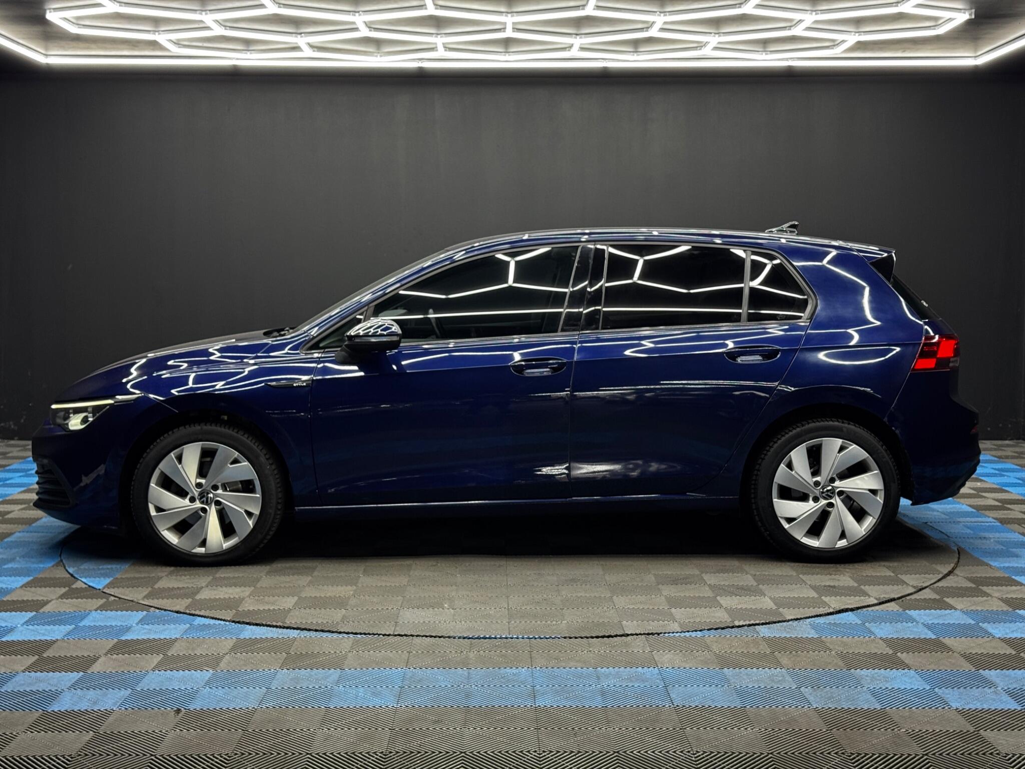 Volkswagen Golf view 8