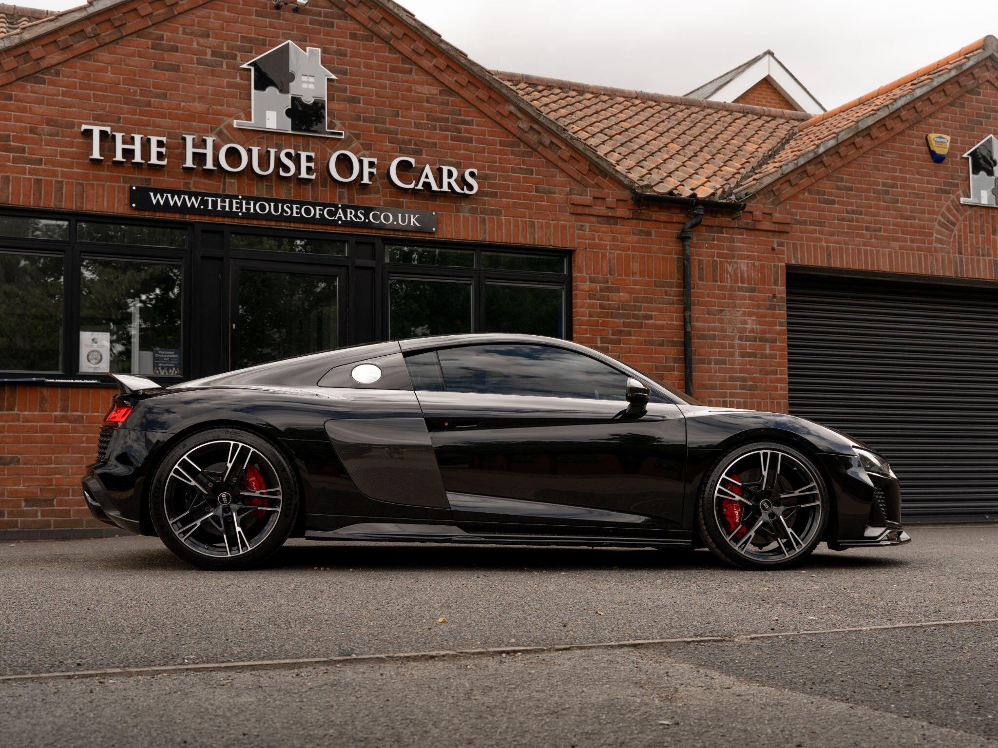 Audi R8 view 17
