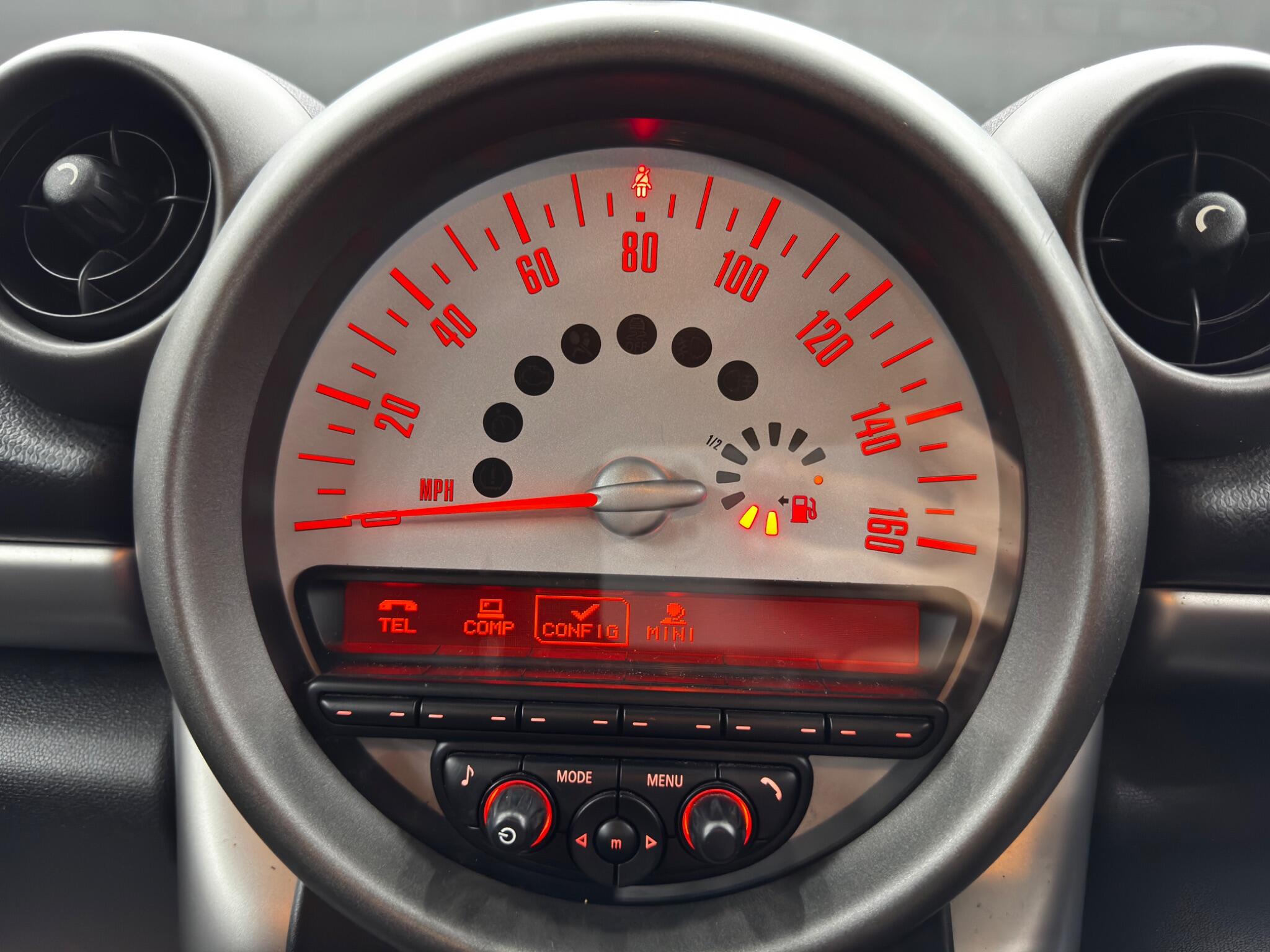 Mini Countryman view 28