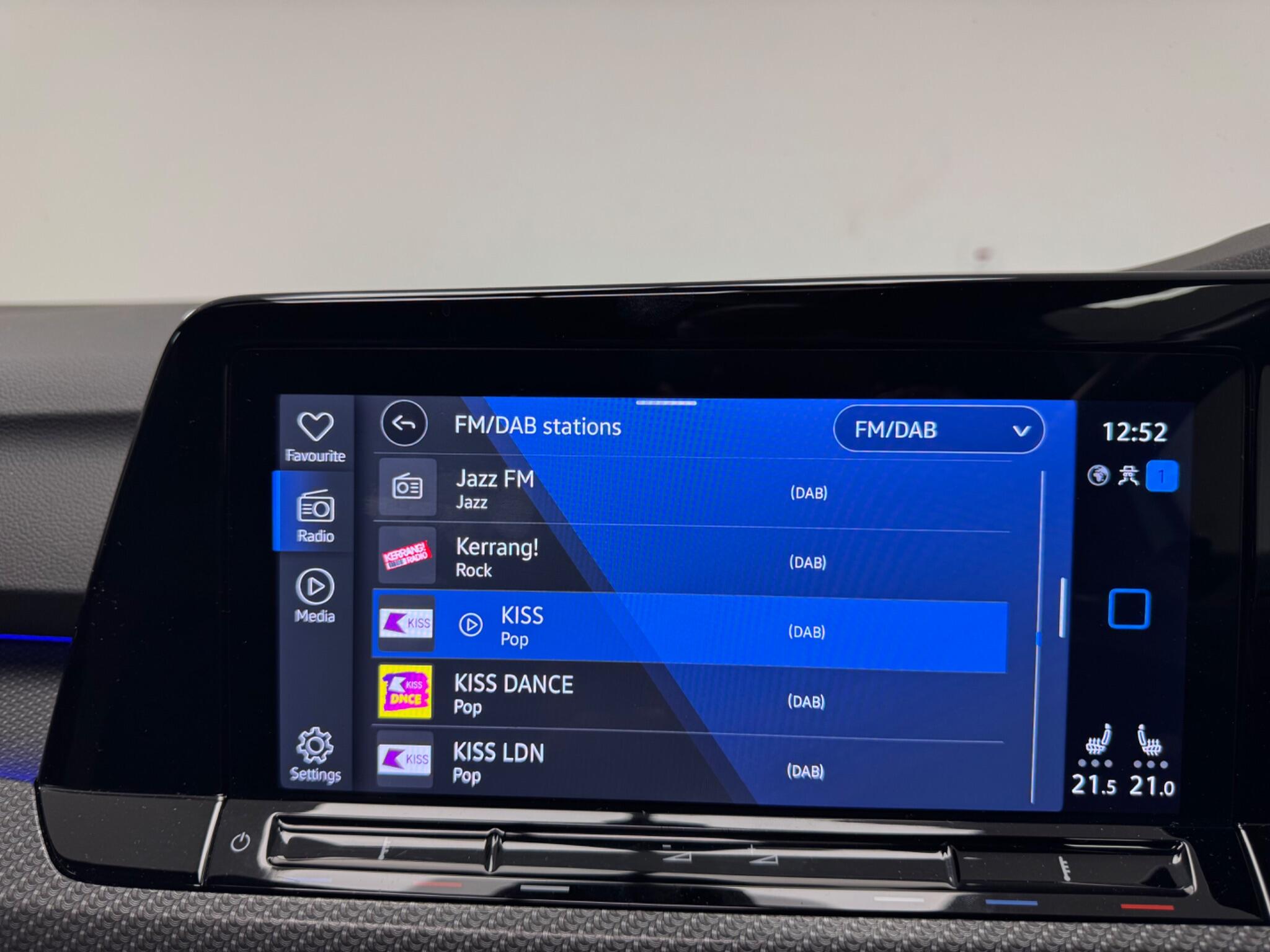 Volkswagen Golf view 20