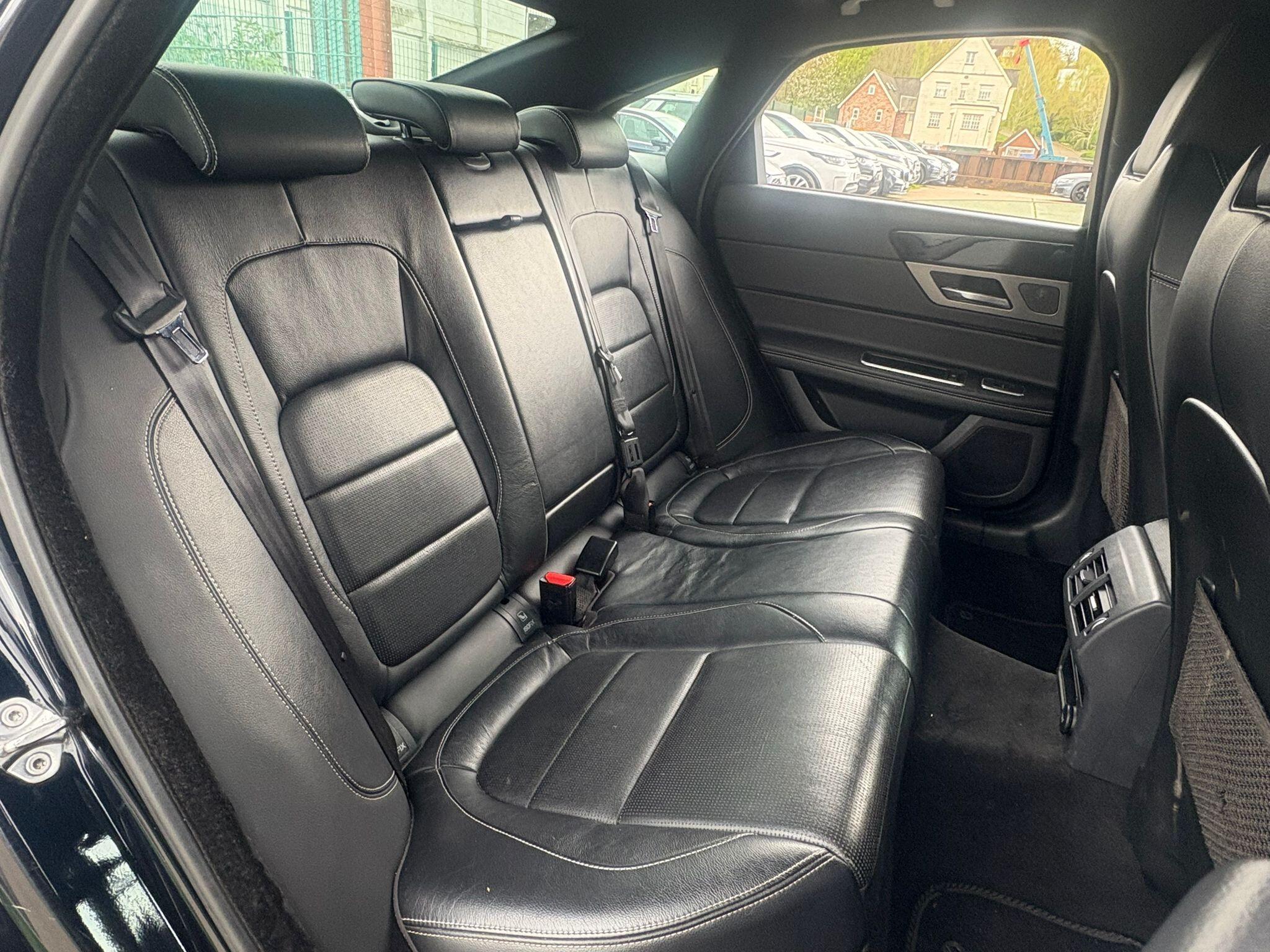 Jaguar XF view 15