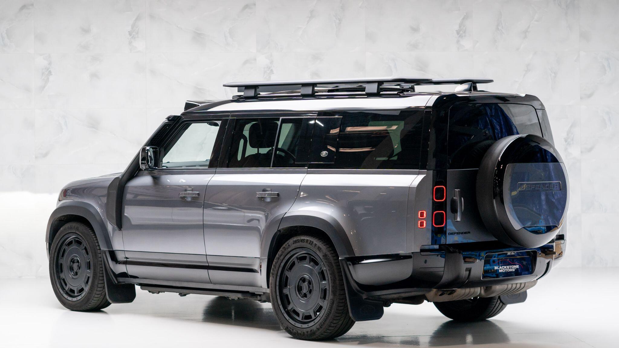 Land Rover Defender view 4