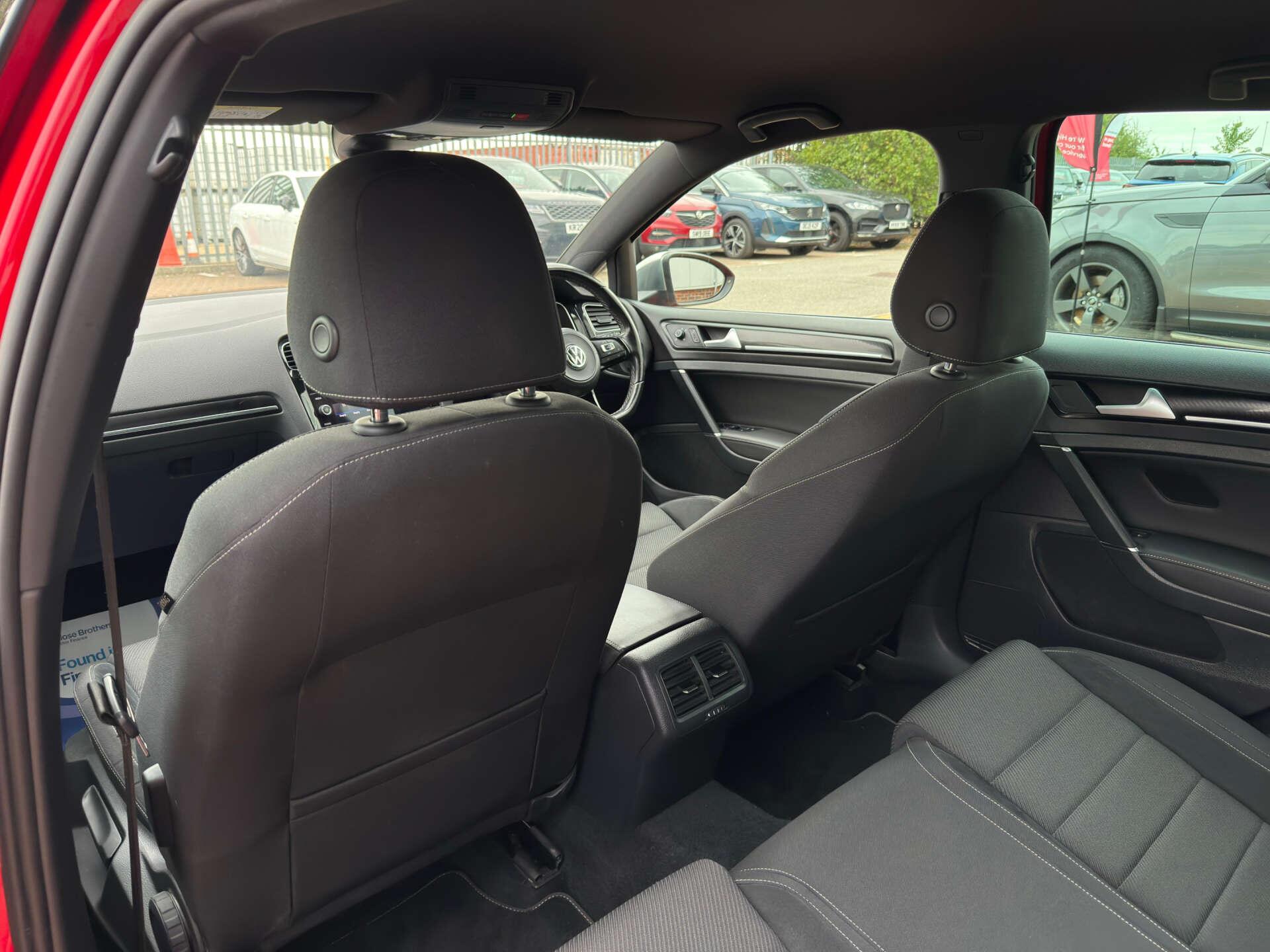 Volkswagen Golf view 41
