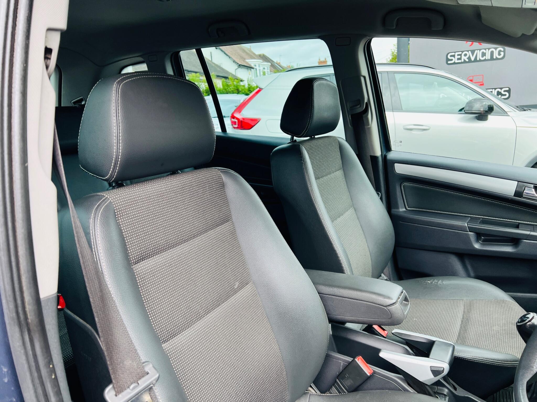 2010 Vauxhall Zafira image 18