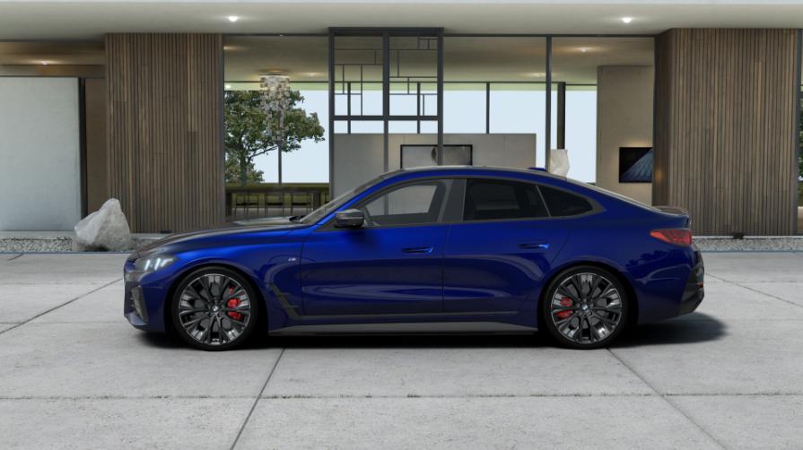 BMW i4 view 8