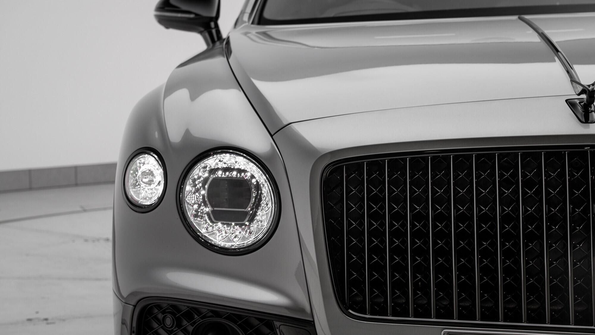Bentley Flying Spur view 9
