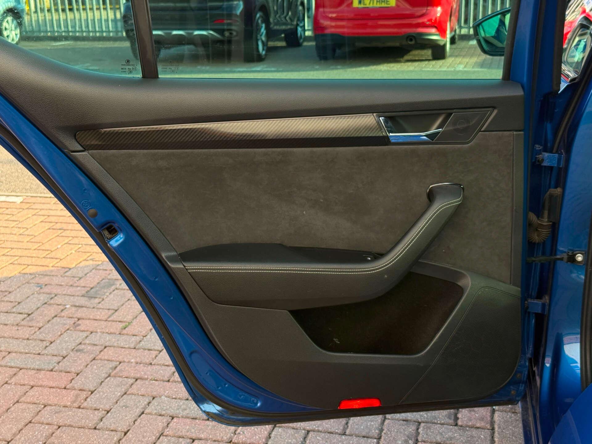 Skoda Superb view 38