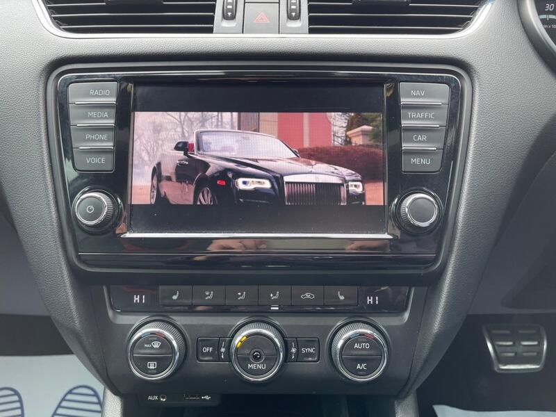 2015 Skoda Octavia image 18
