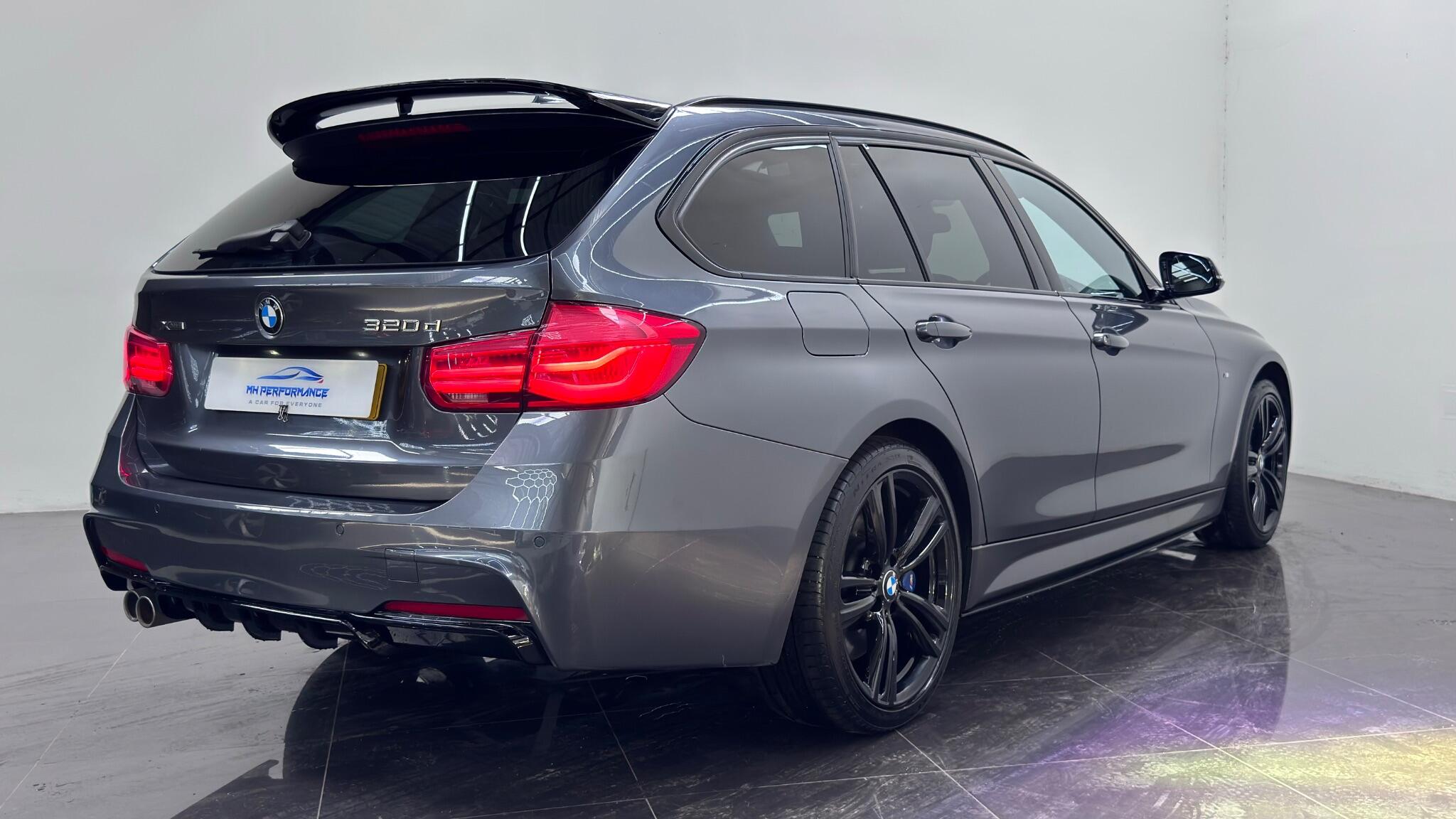 BMW 3 Series view 5