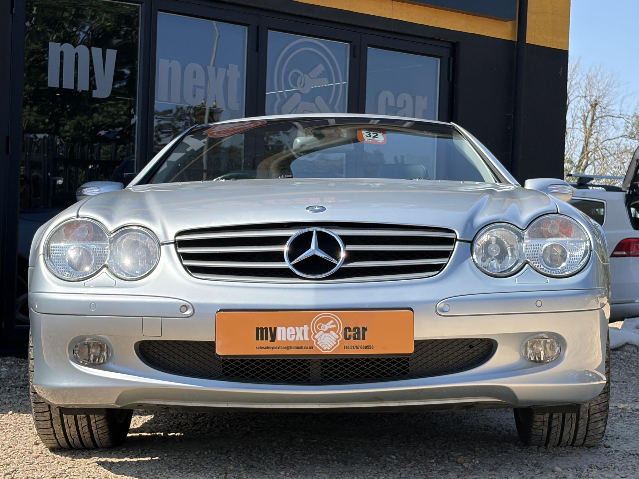 Mercedes-Benz SL view 3