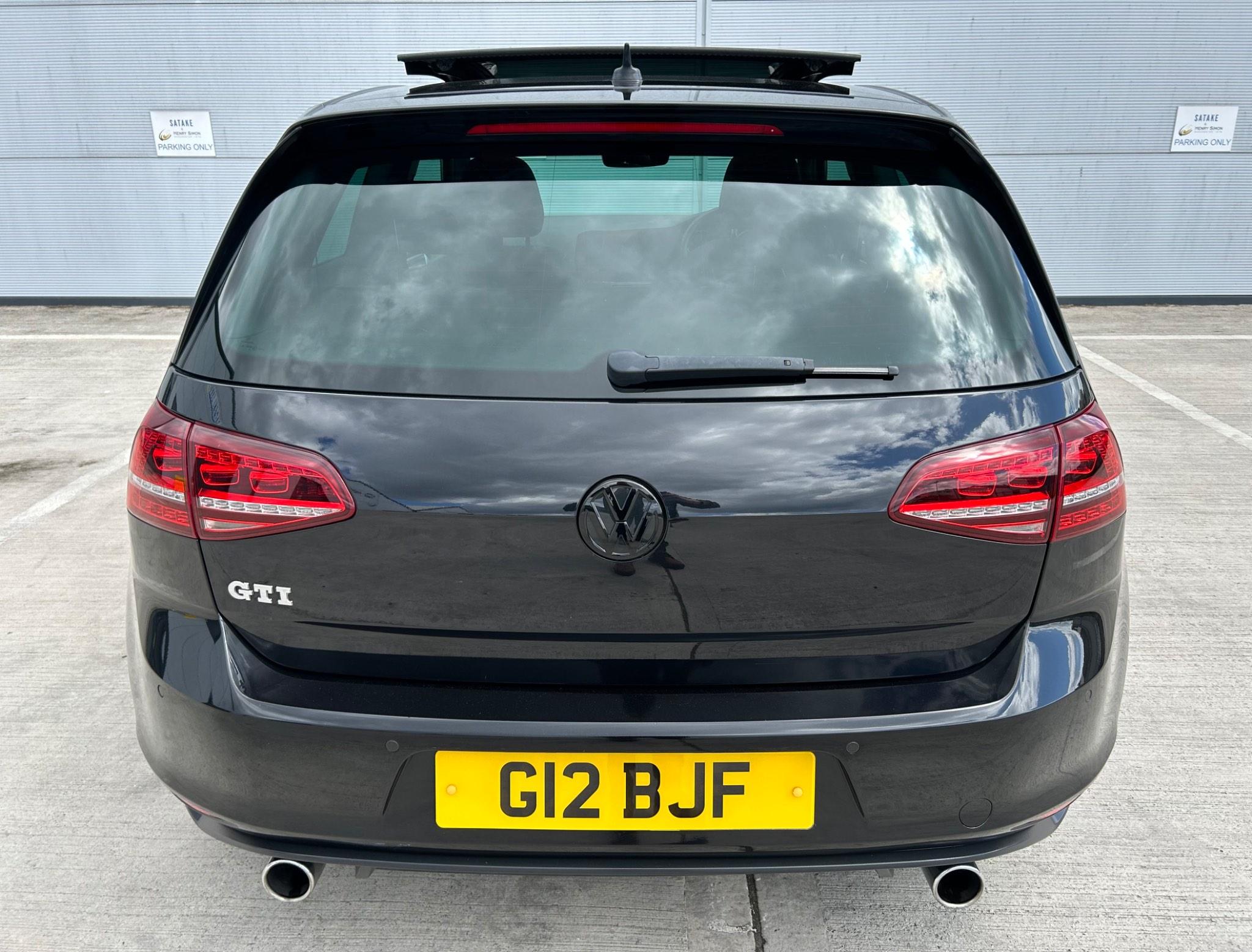 Volkswagen Golf view 5