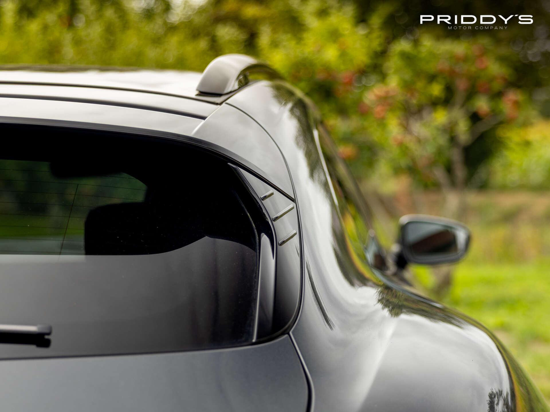 Porsche Taycan view 31