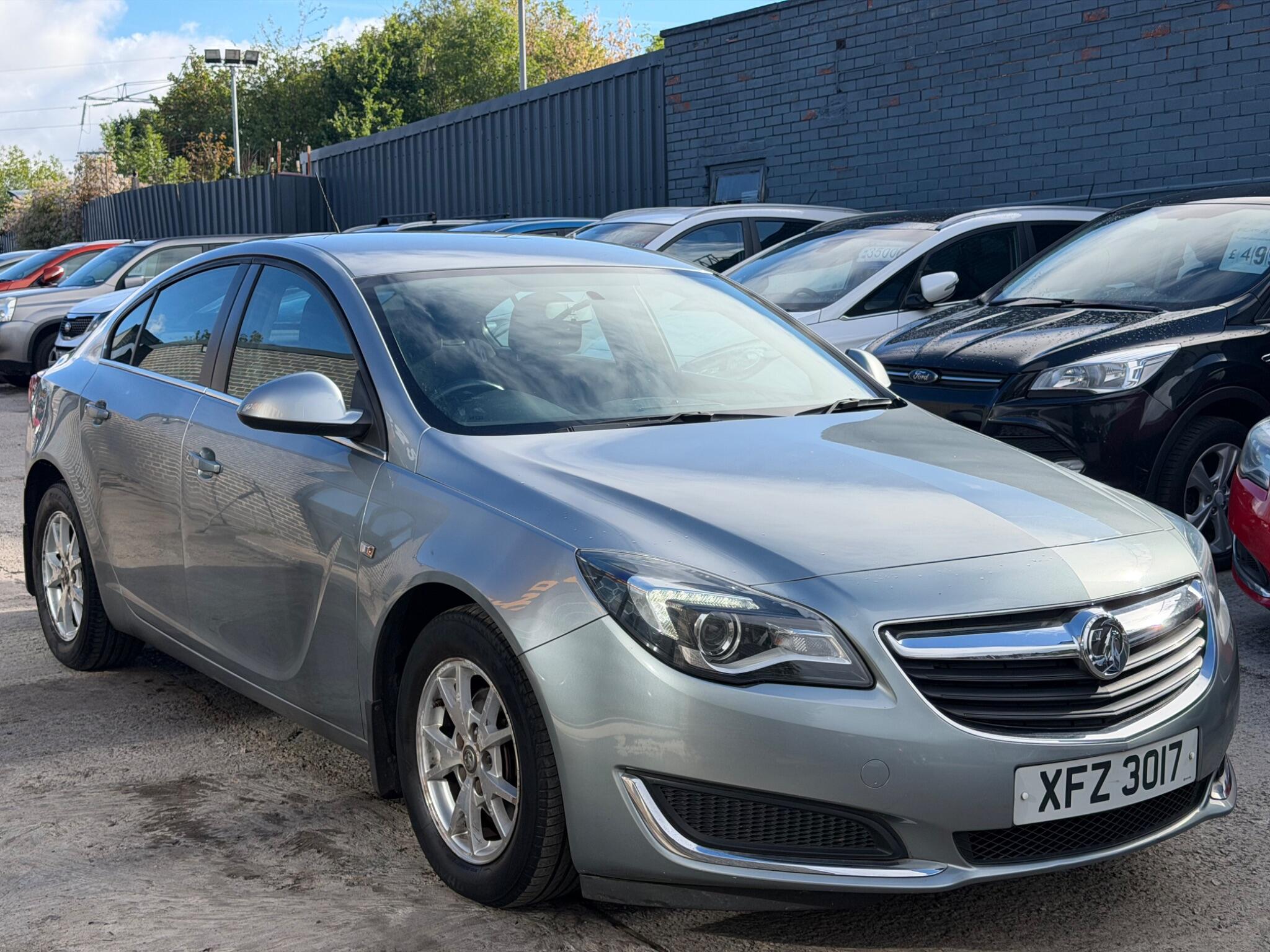 Vauxhall Insignia view 3