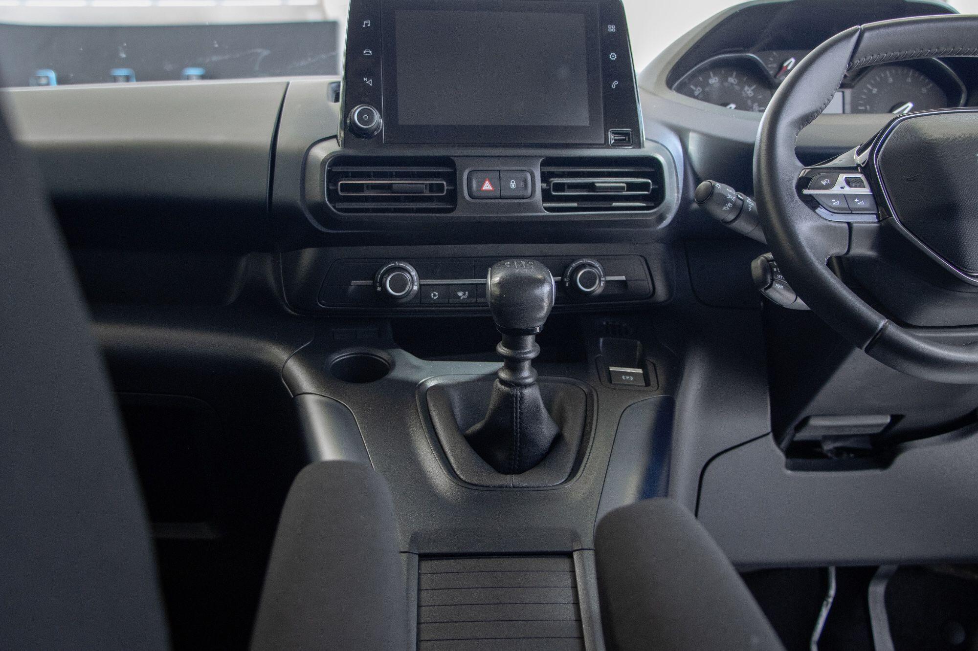 Peugeot Rifter view 3
