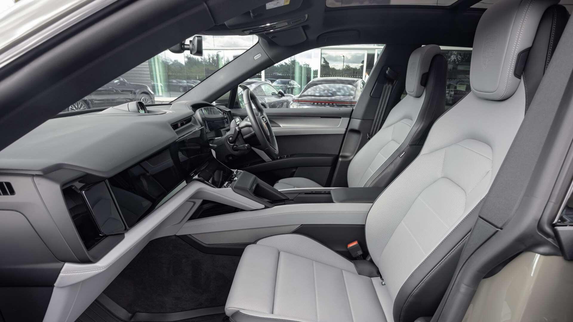Porsche Cayenne view 13
