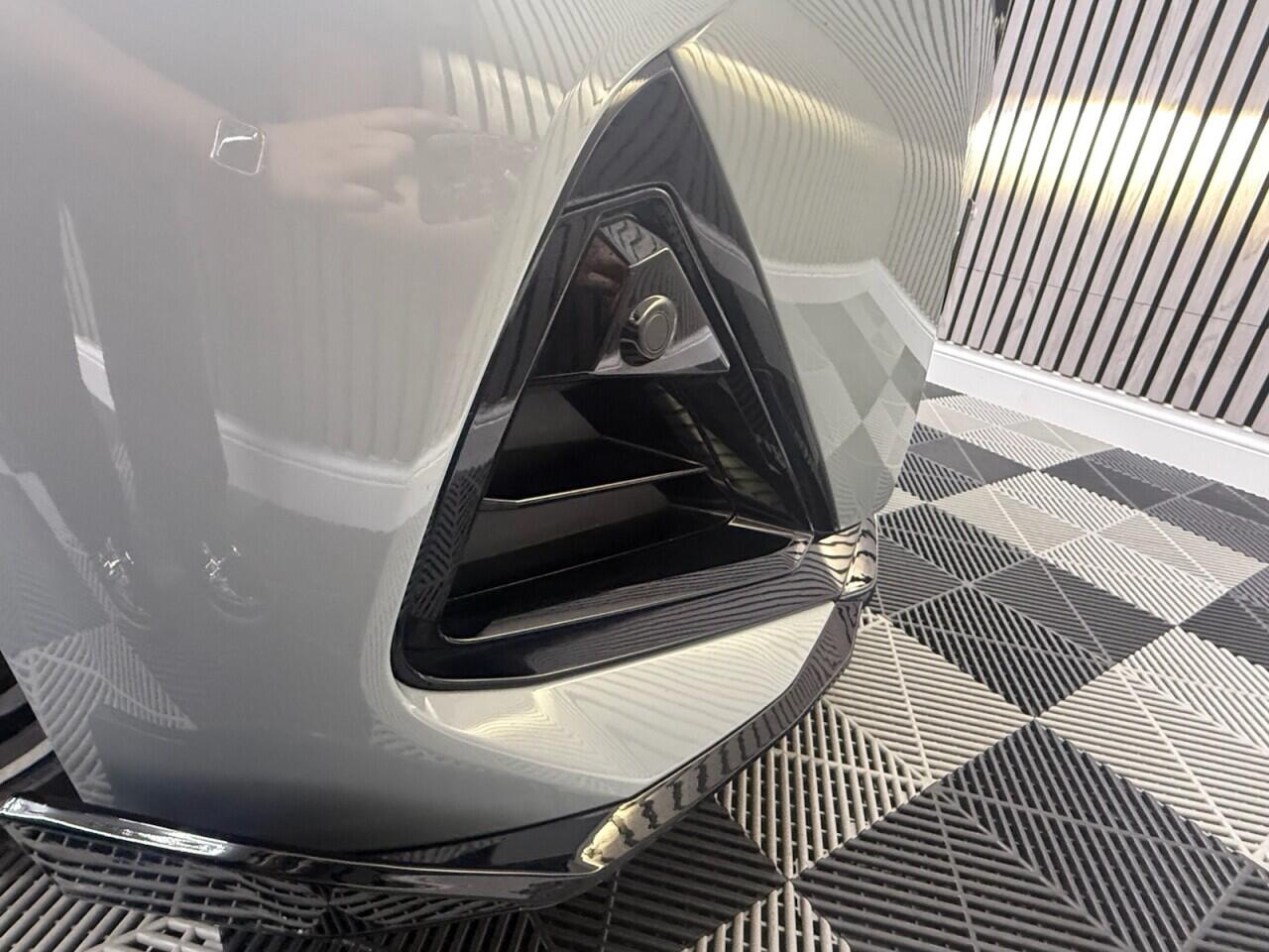 BMW 2 Series view 32