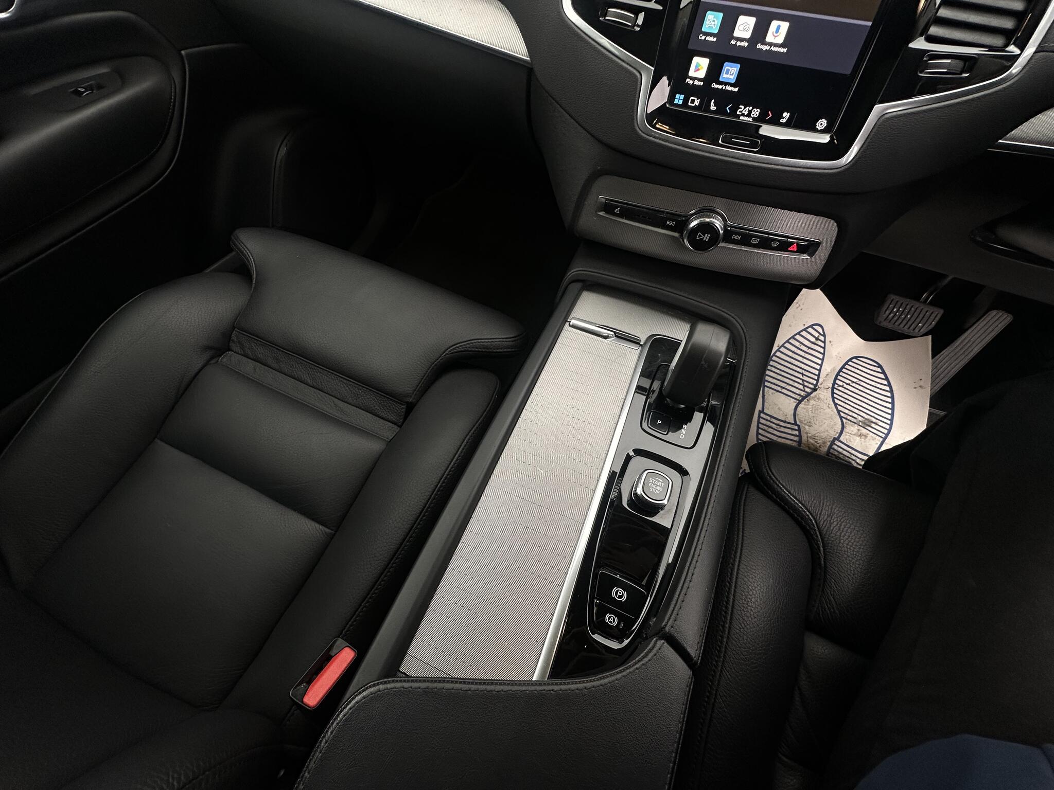 Volvo XC90 view 14