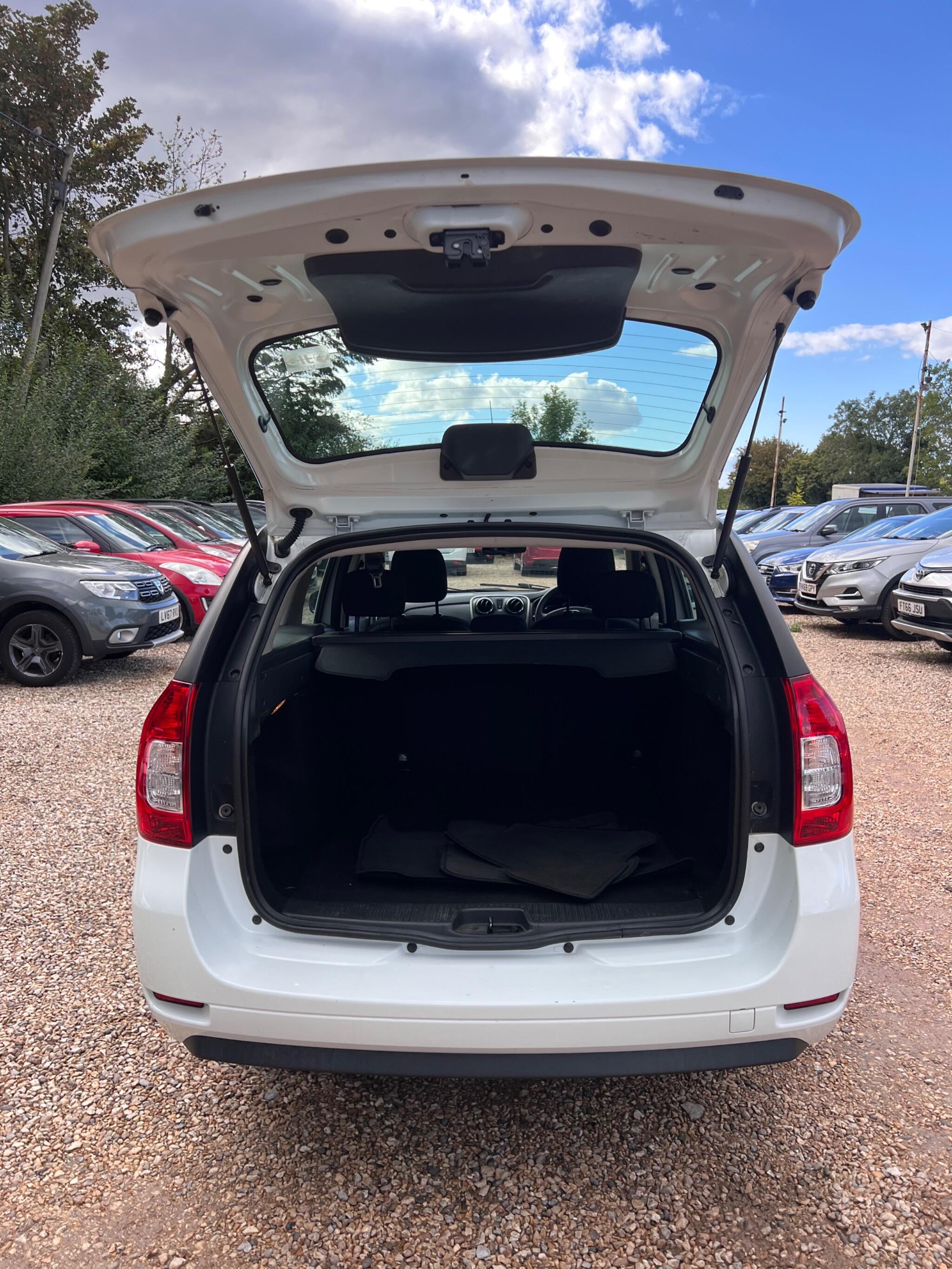 Dacia Logan MCV view 20