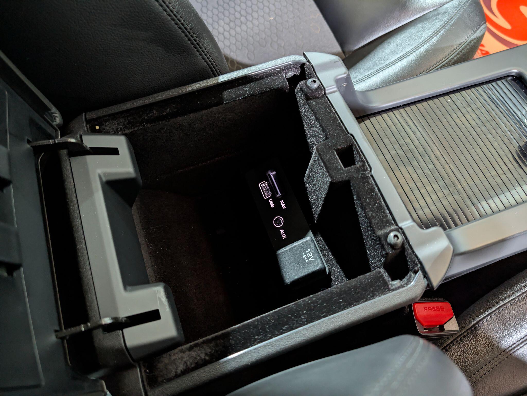 Land Rover Discovery Sport view 21