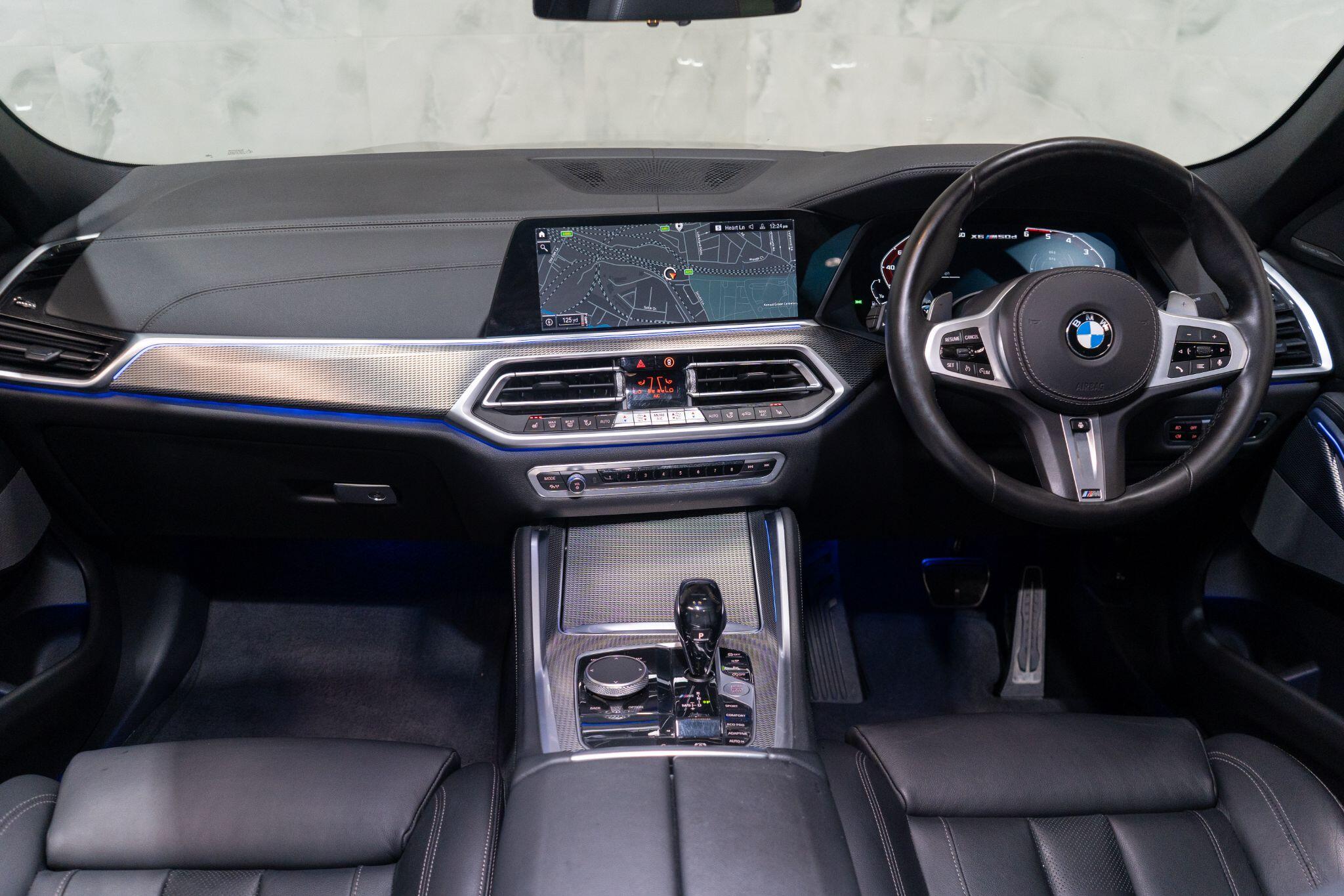BMW X6 view 11
