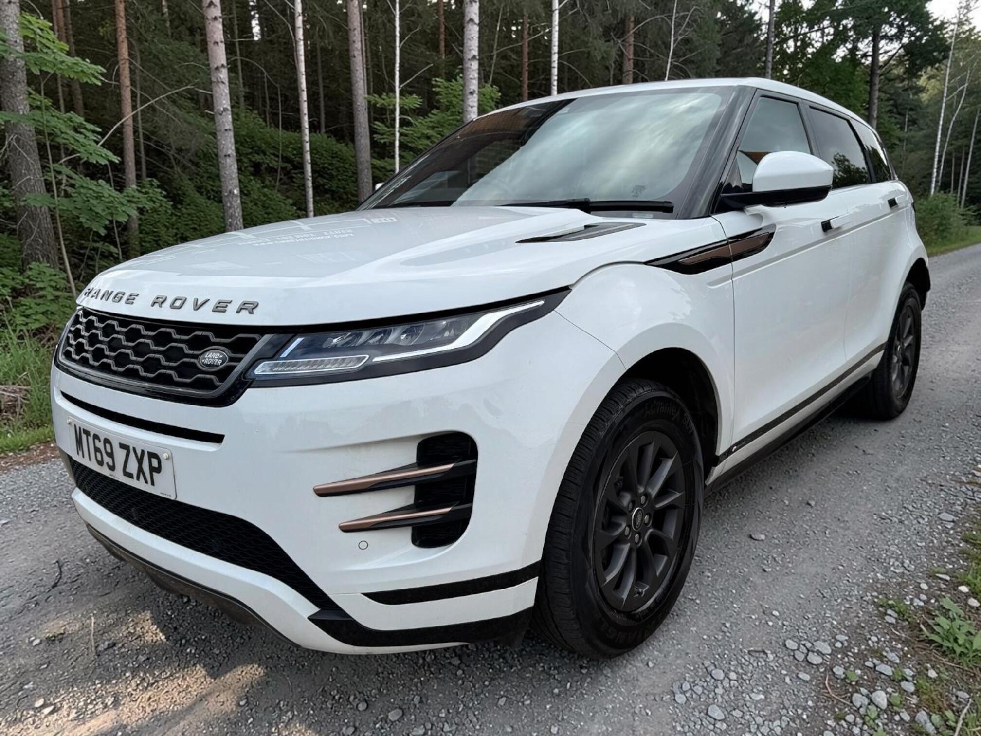 Land Rover Range Rover Evoque view 3