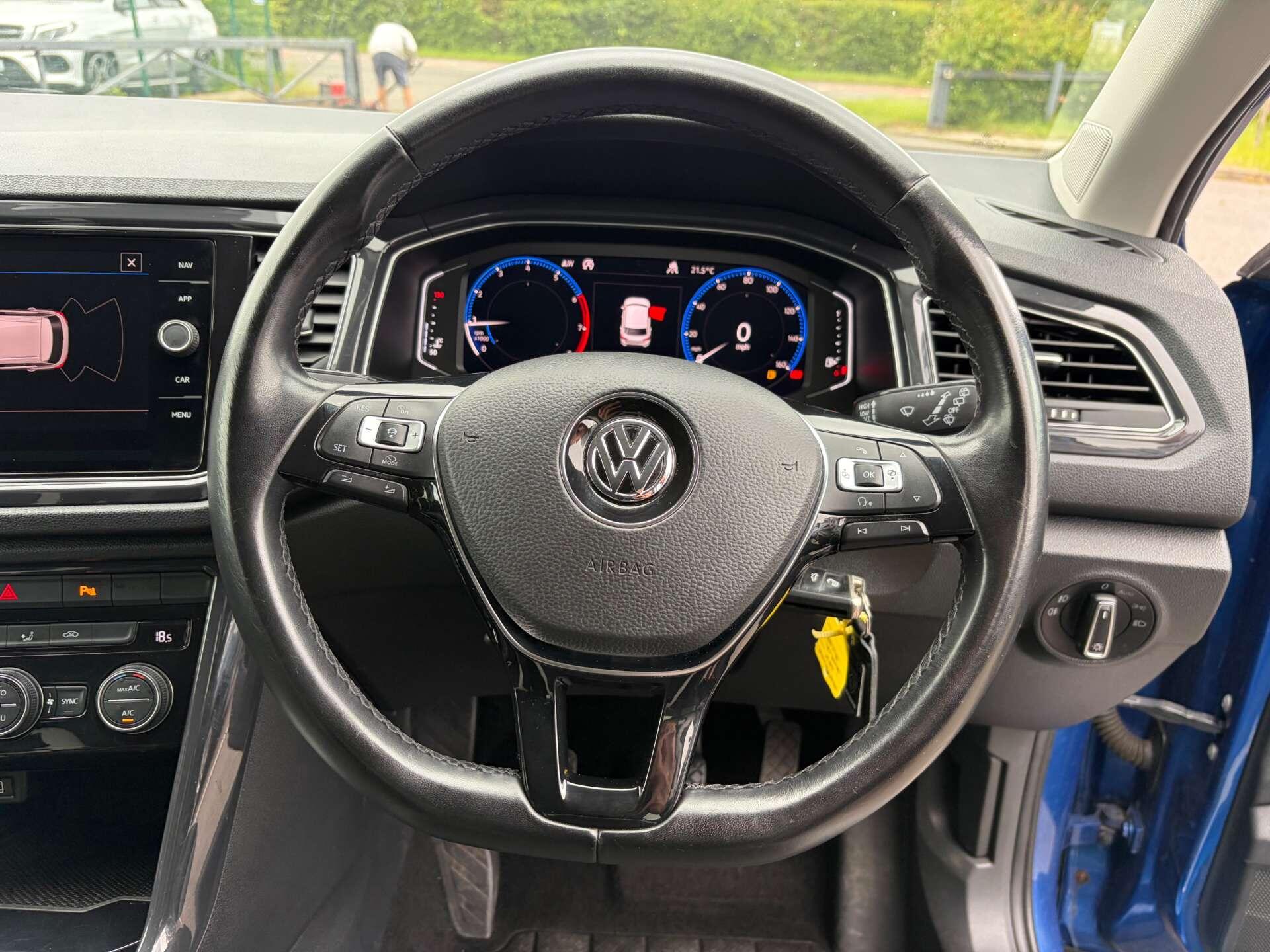 Volkswagen T-Roc view 39