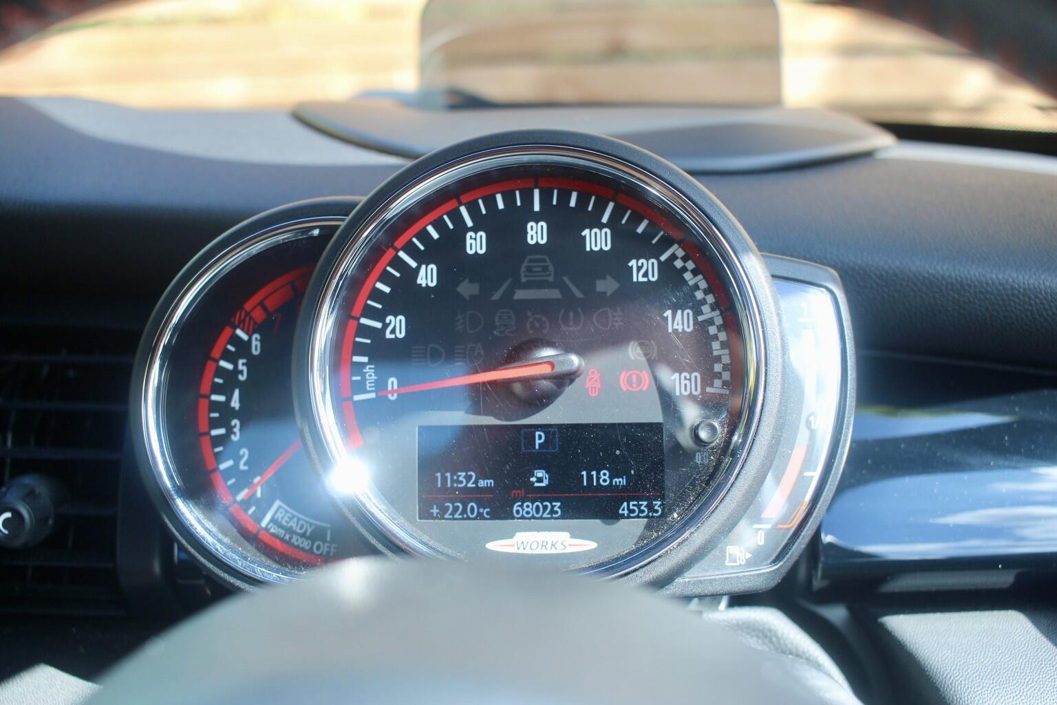 Mini Hatch view 24