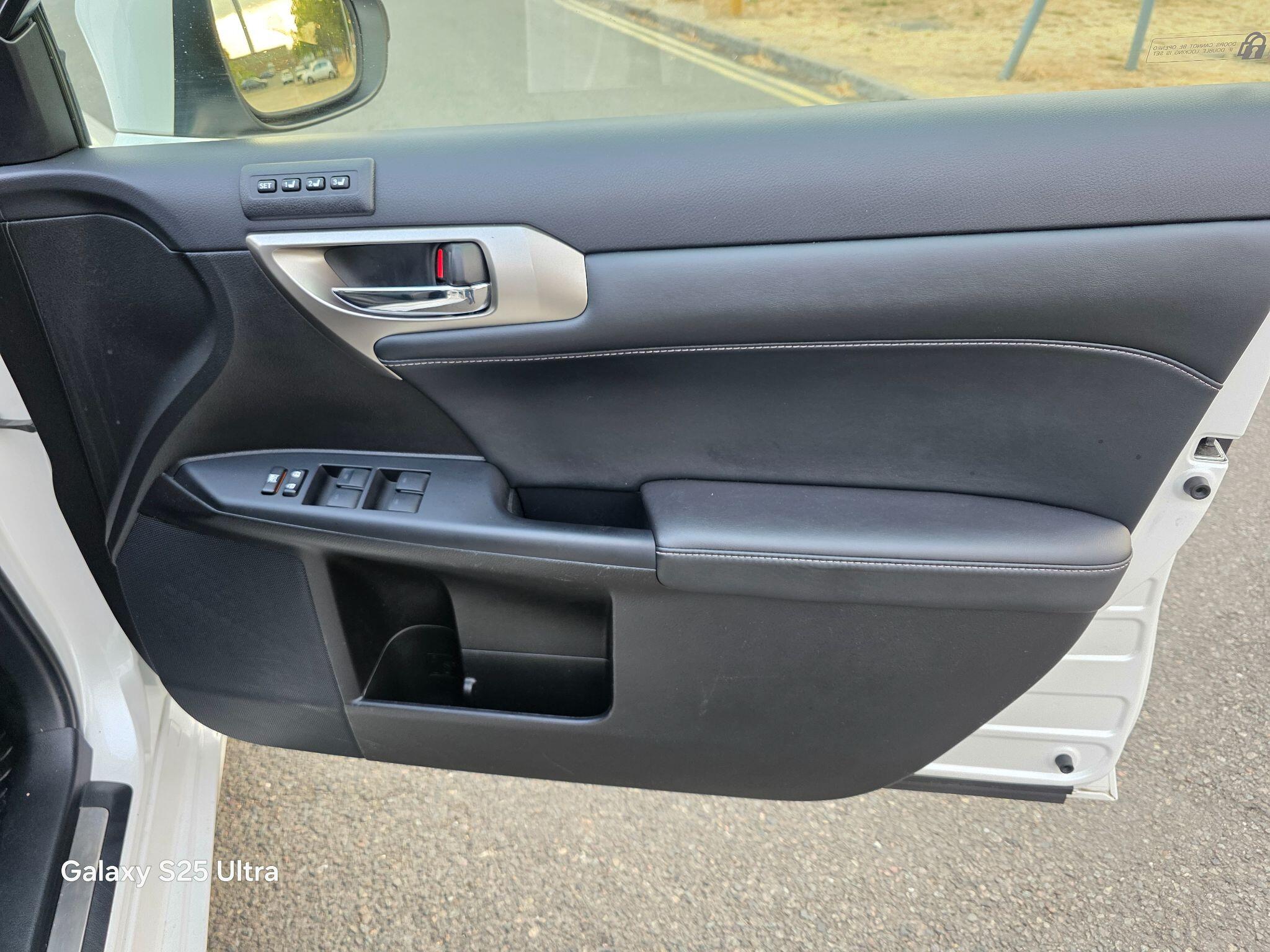 Lexus CT view 42