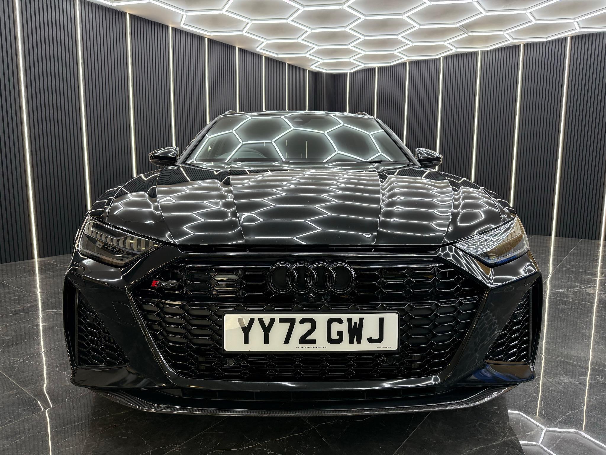 Audi RS6 Avant view 7