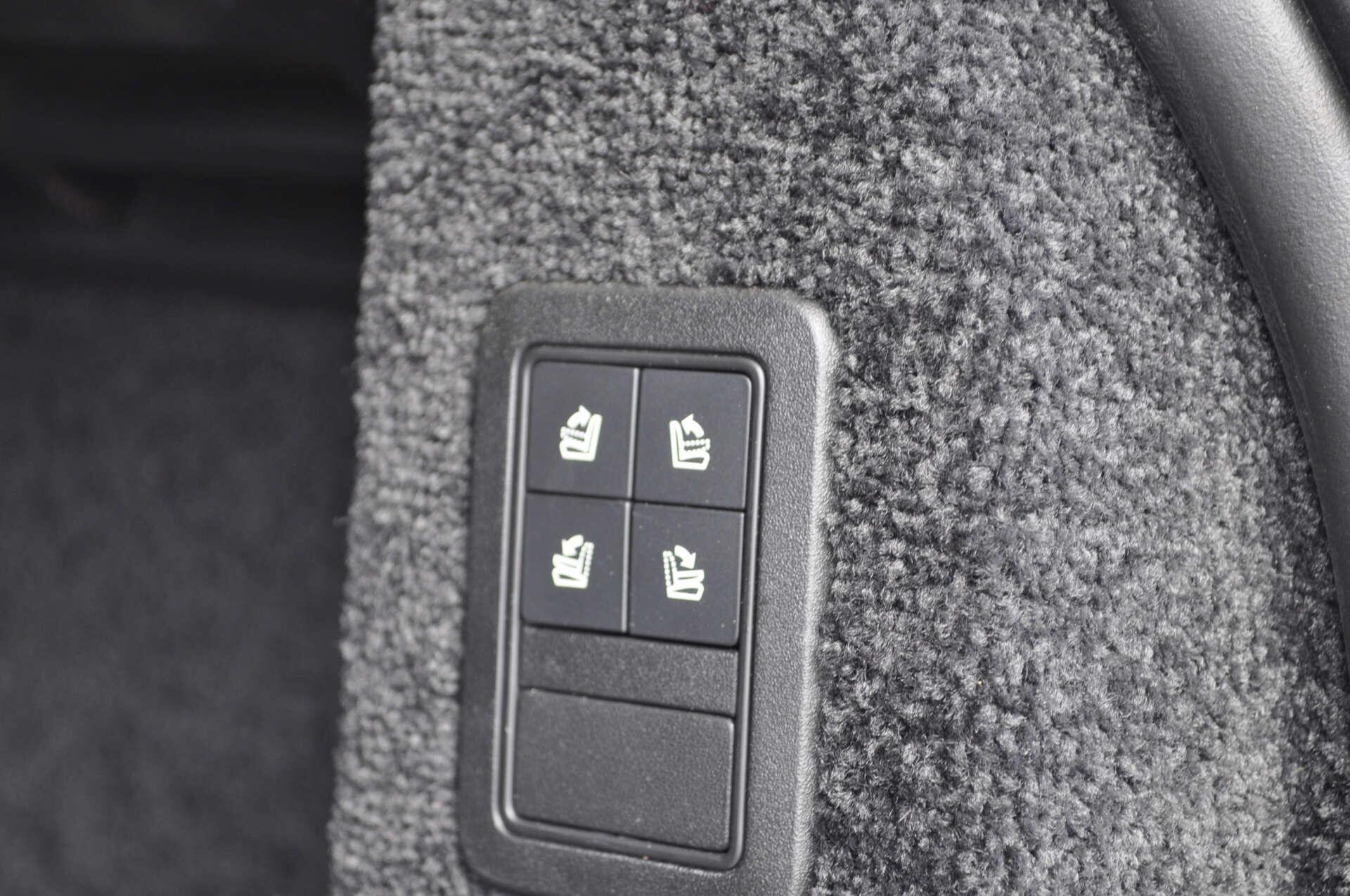 Land Rover Range Rover view 34