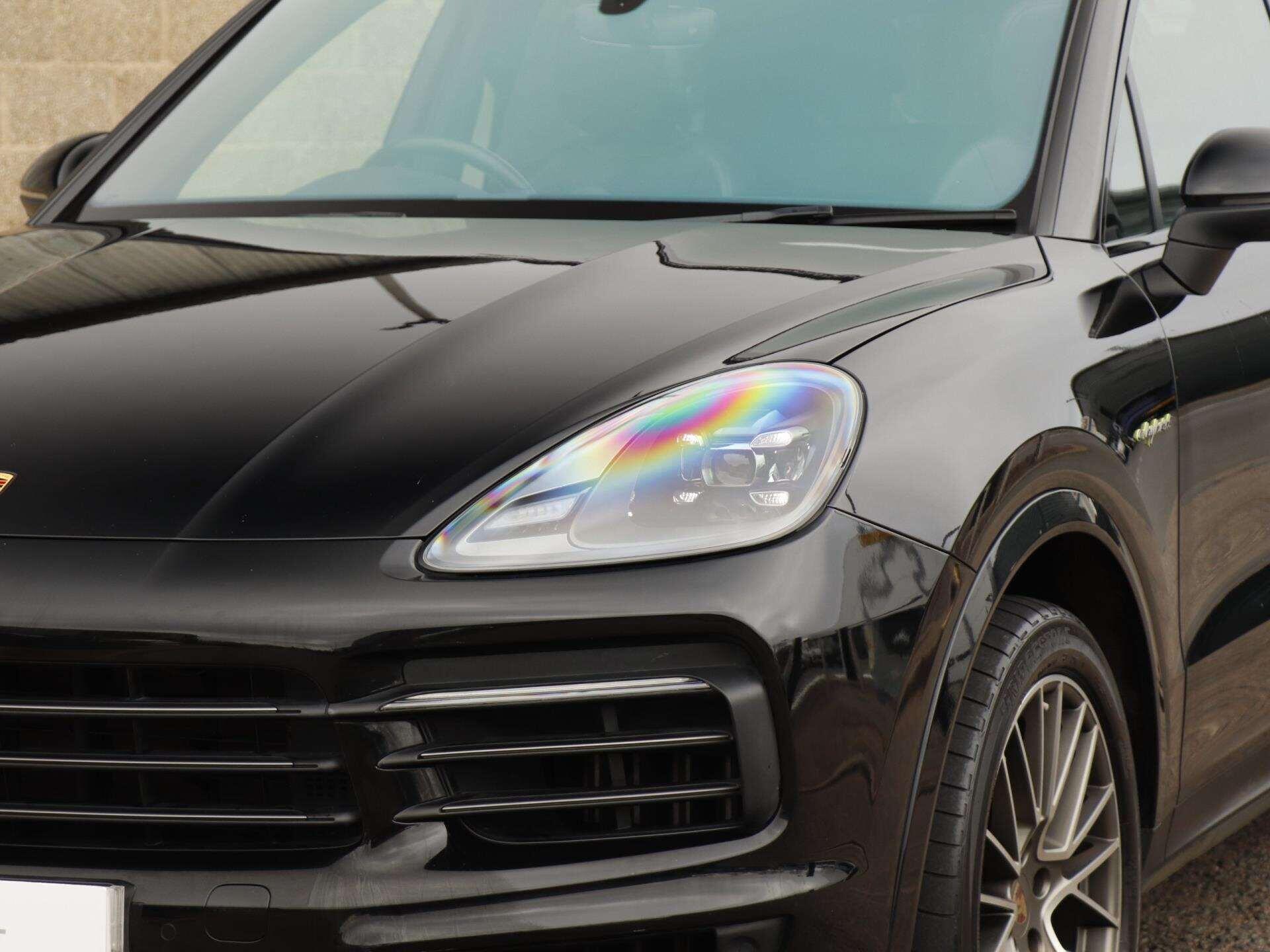 Porsche Cayenne view 37