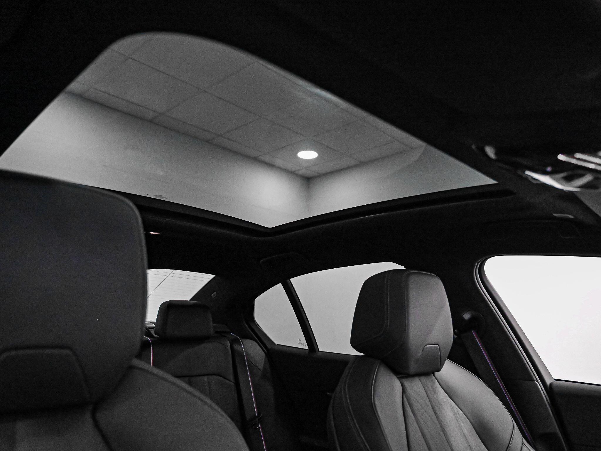 BMW 5 Series view 4