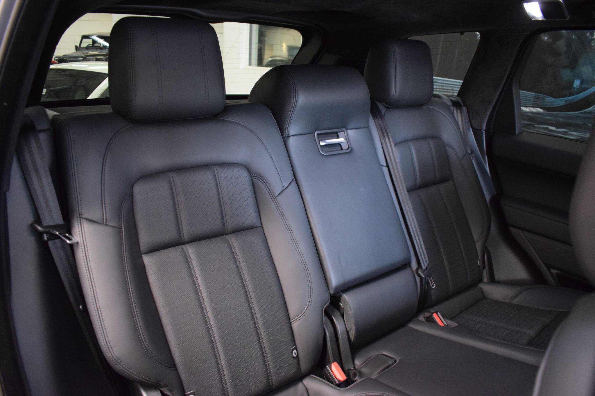 Land Rover Range Rover Sport view 32