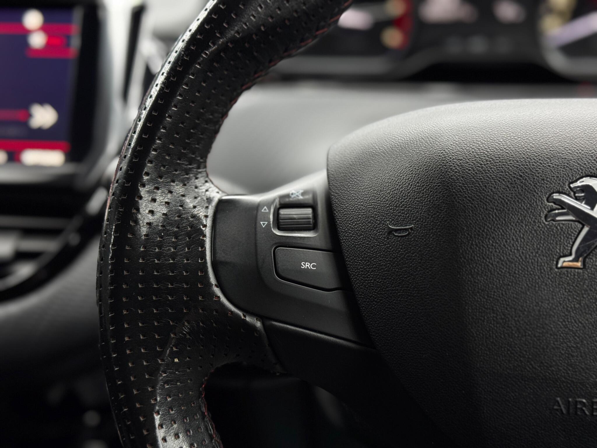 Peugeot 208 view 20