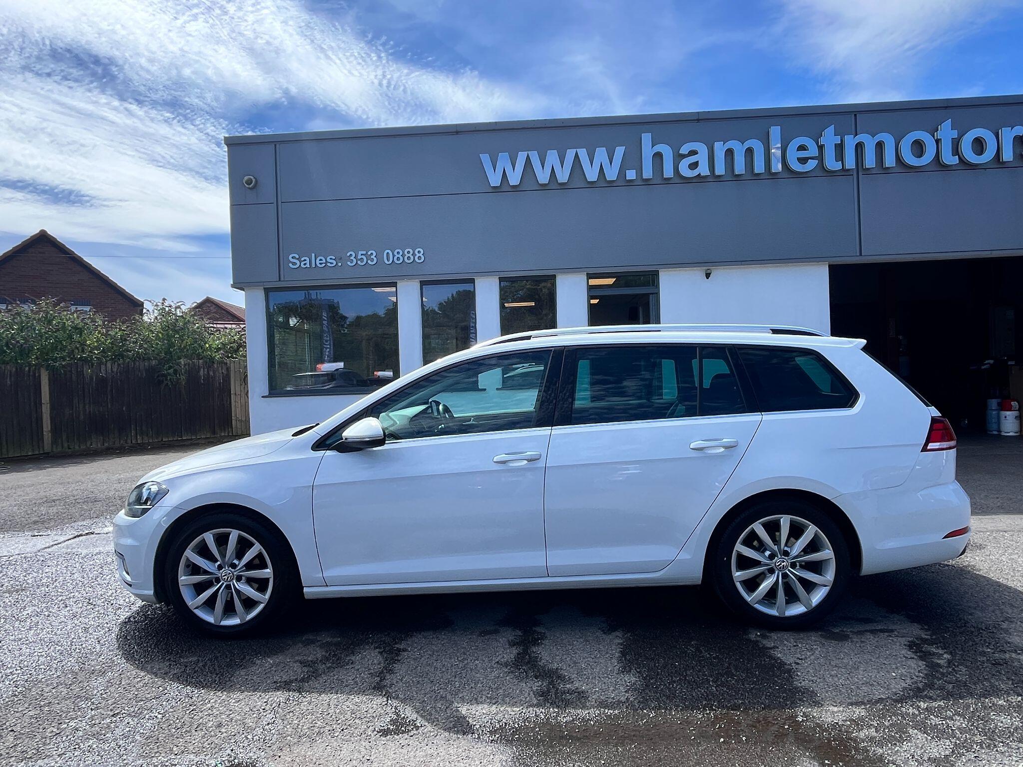 Volkswagen Golf view 2