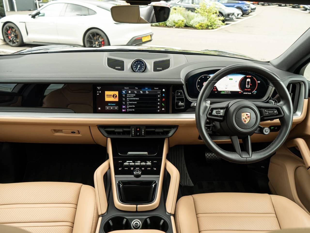 Porsche Cayenne view 29