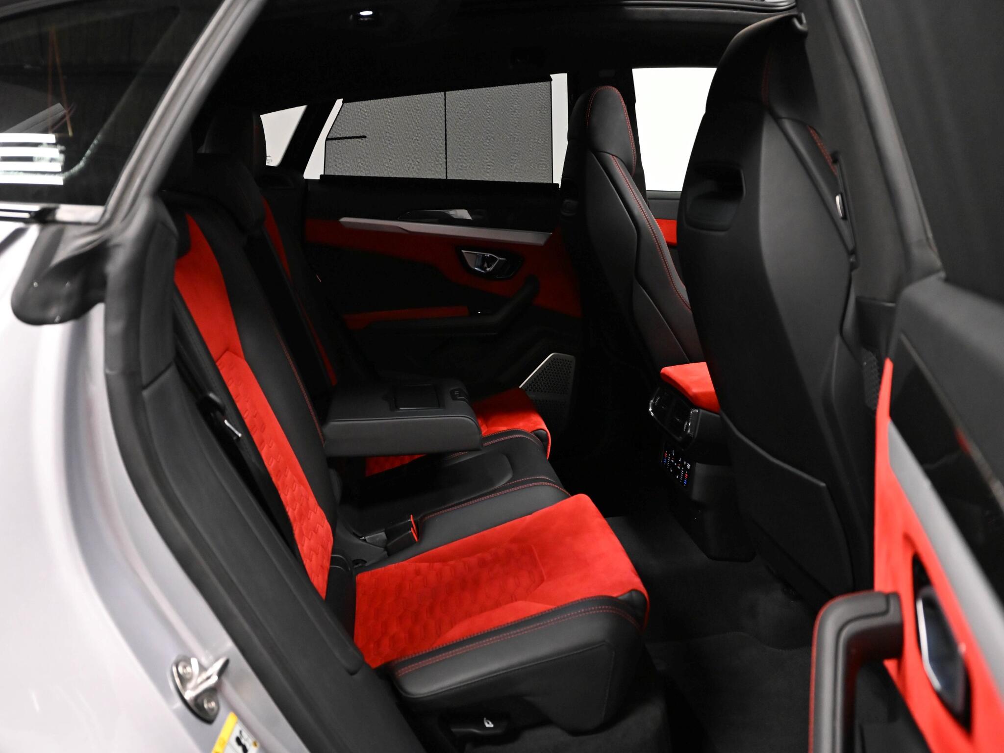 Lamborghini Urus view 46