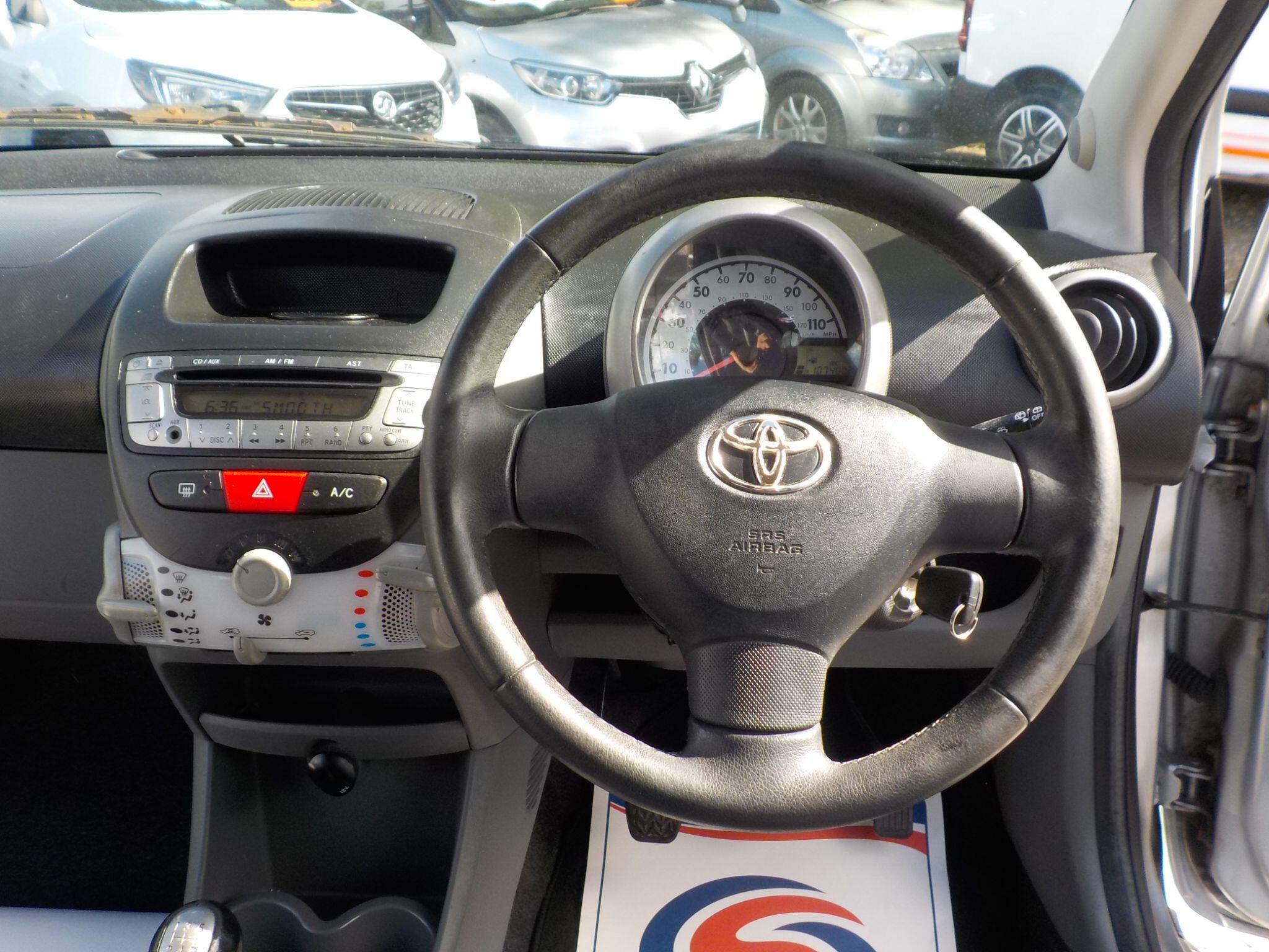 Toyota AYGO 1.0 VVT-i Ice Euro 5 3dr