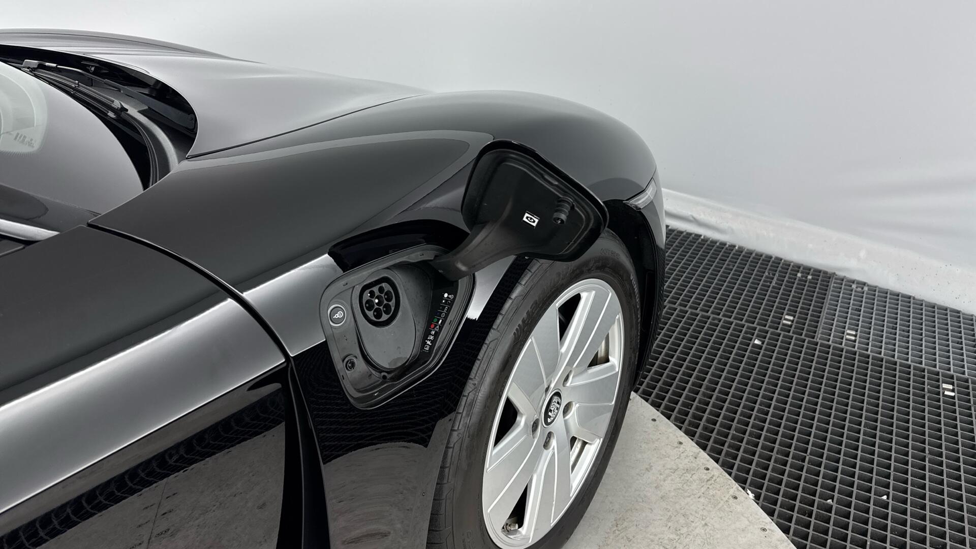 Porsche Taycan view 22