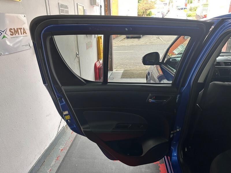 2013 Suzuki Swift image 18