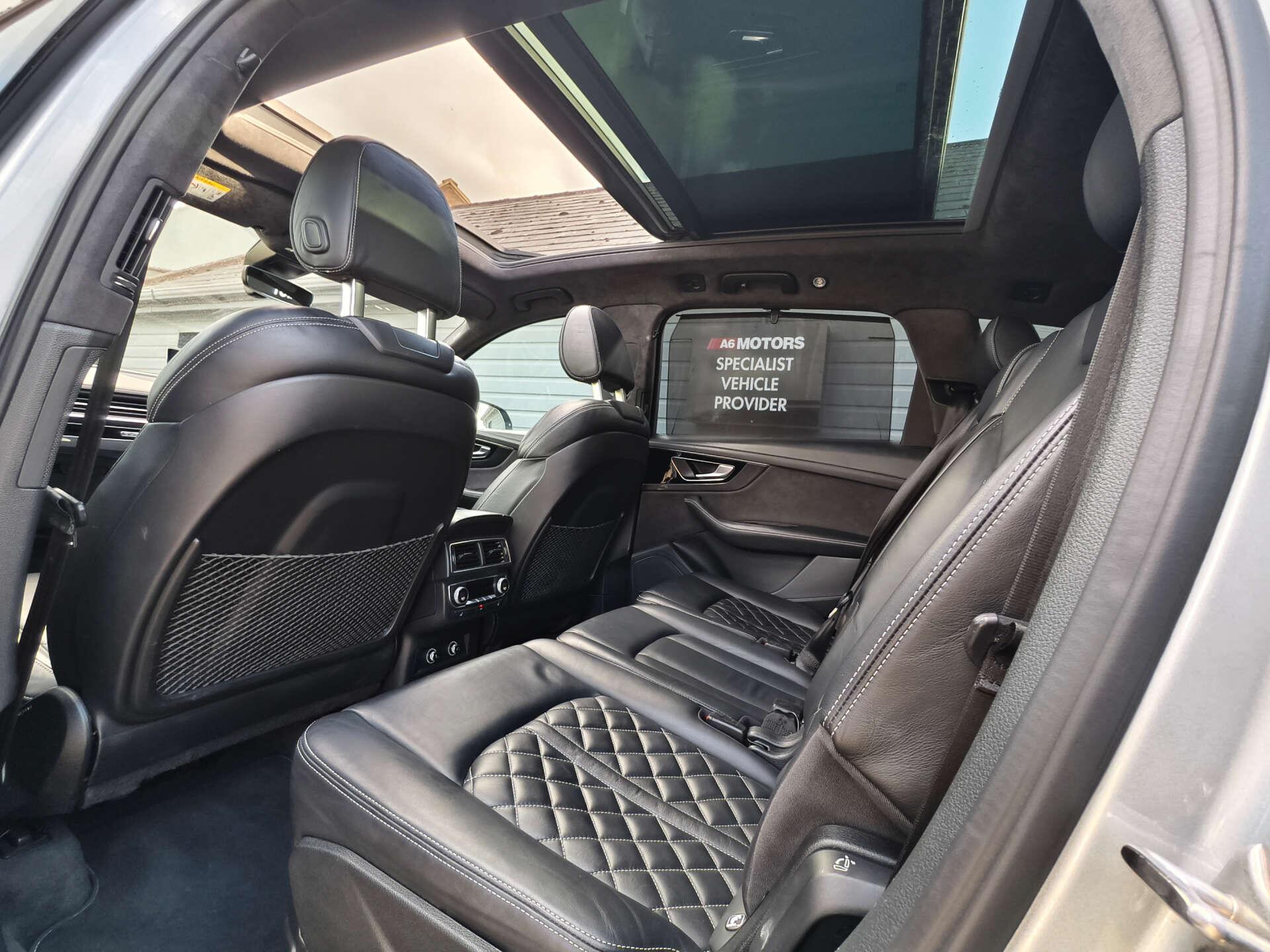 Audi Q7 view 26