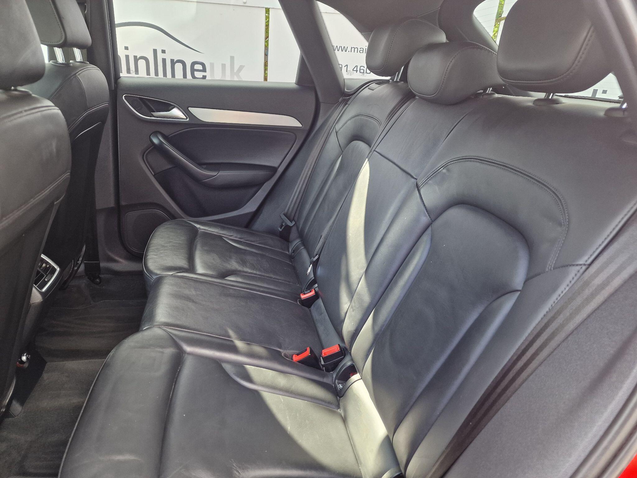 Audi Q3 view 41