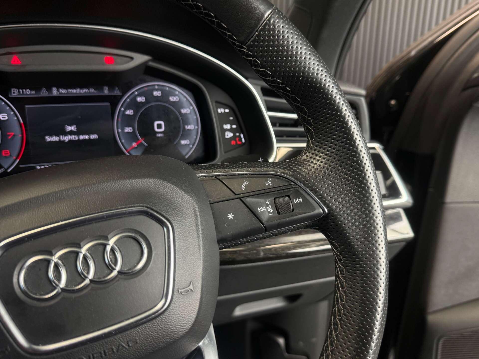 Audi Q7 view 25