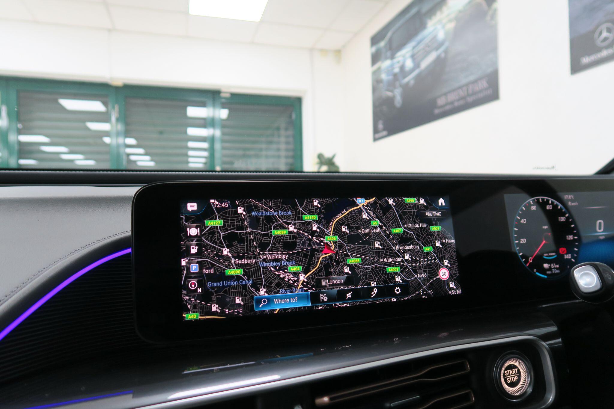 Mercedes-Benz EQC view 13