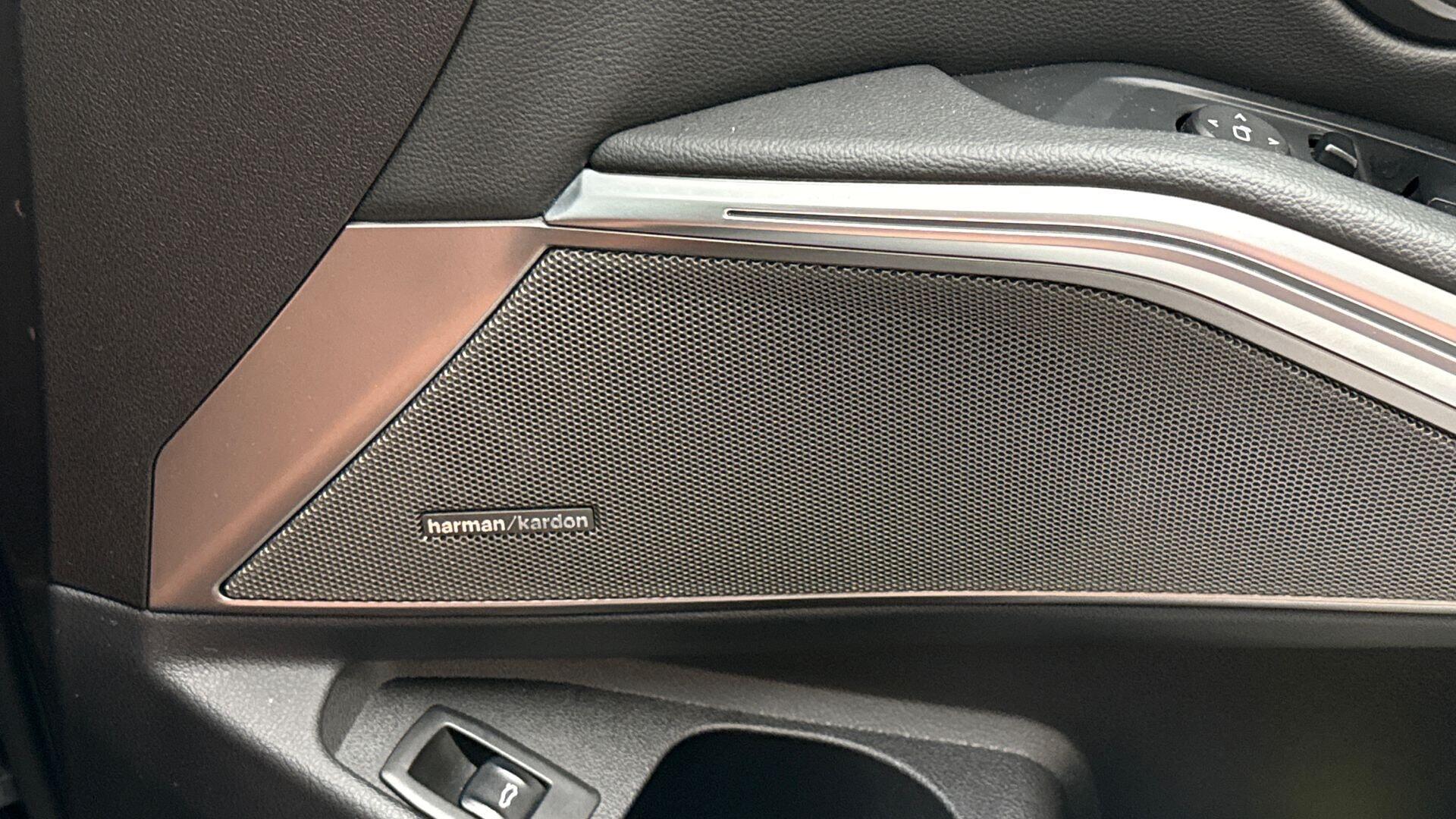 BMW 3 Series view 21