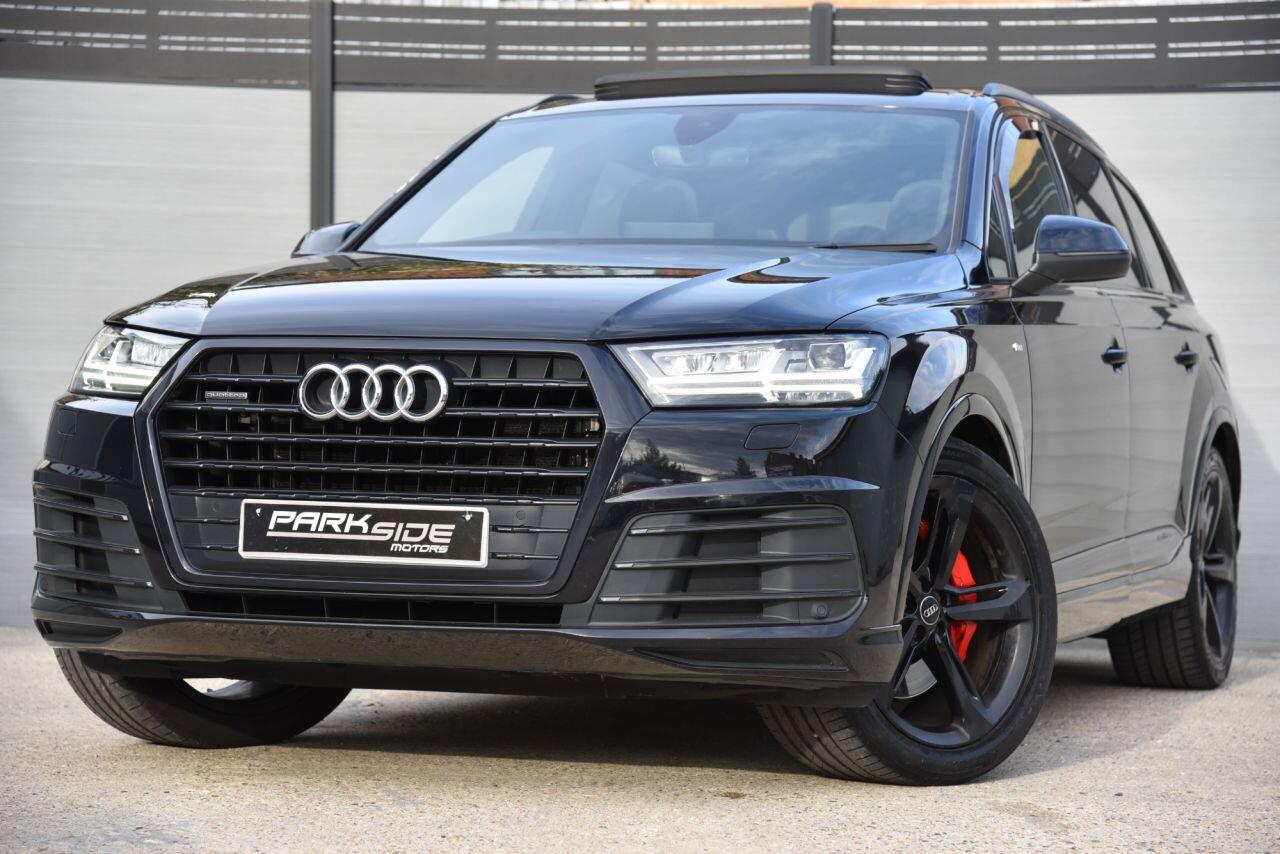 Audi Q7 view 5