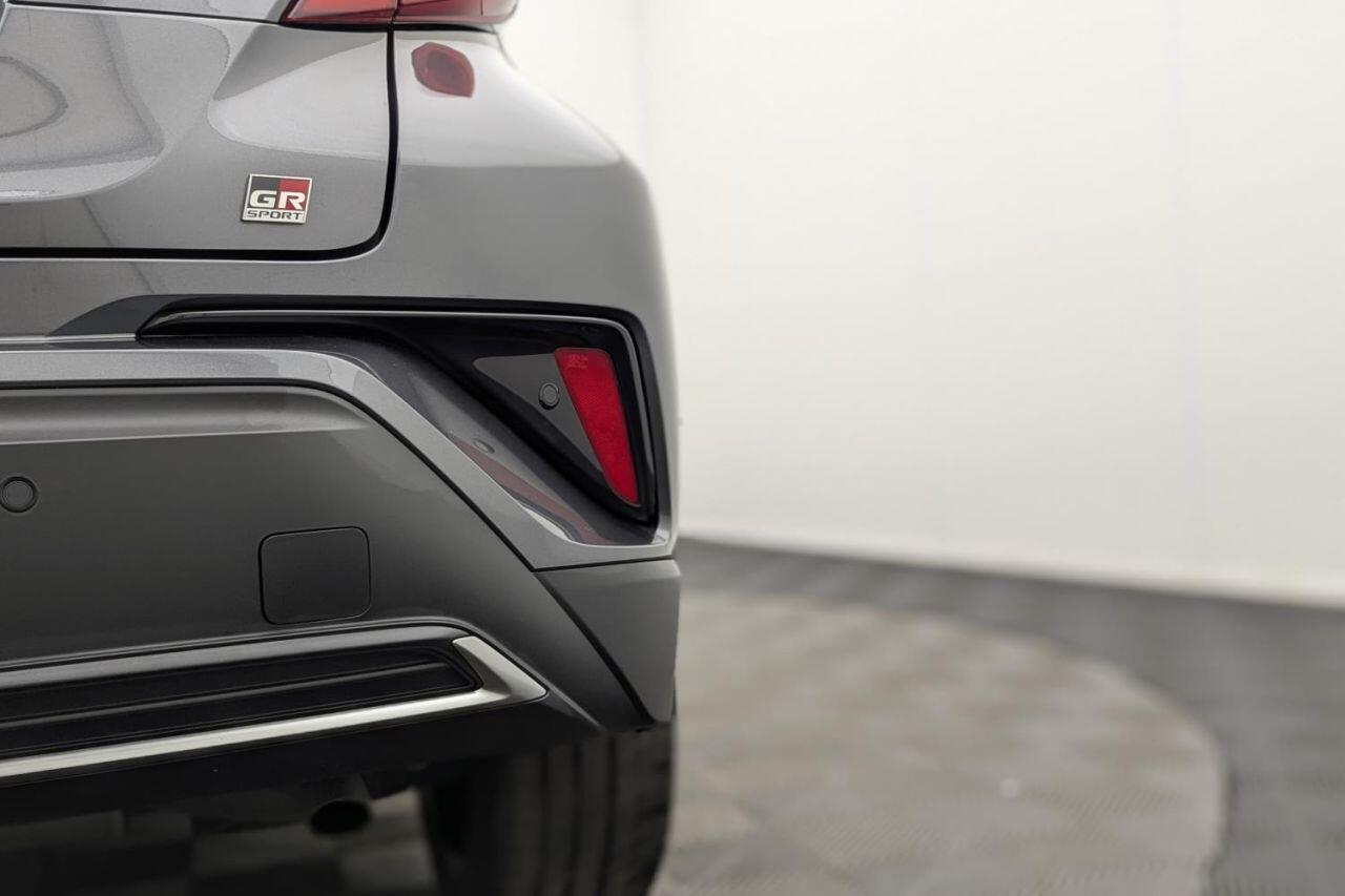 Toyota C-HR view 47